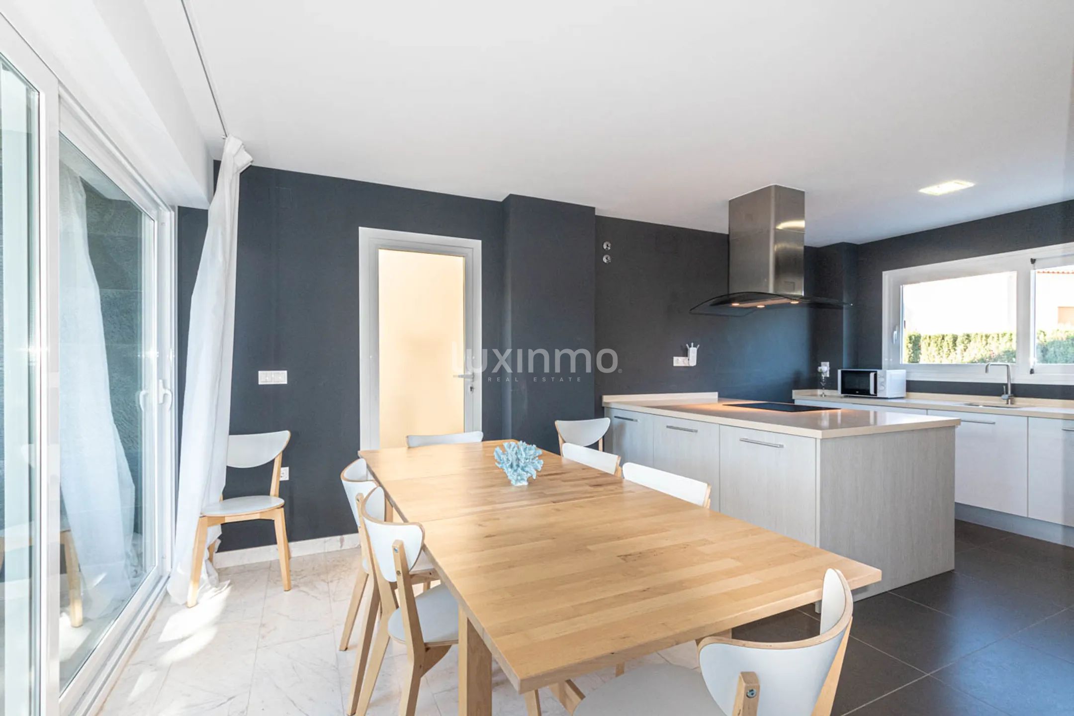 Вилла на продажу в самом центре Албира — photo 9