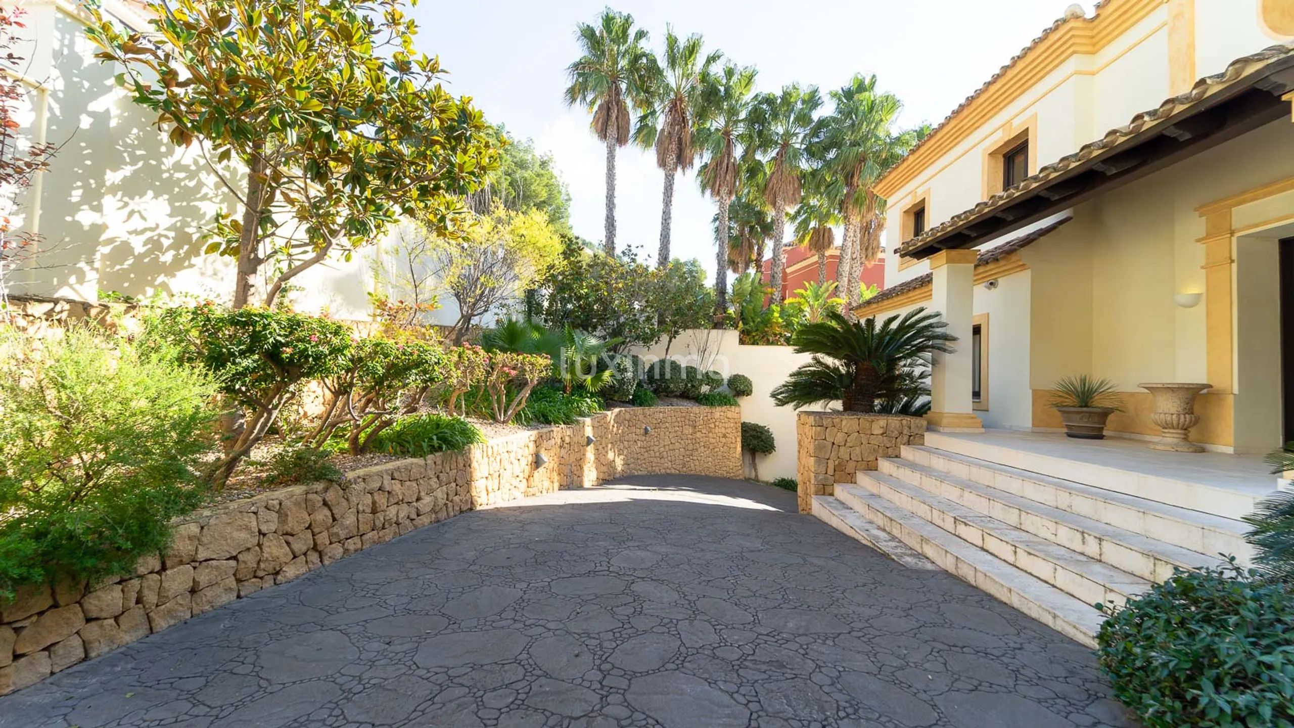 Exclusive villa in Altea Hills with sea views and a large garden — photo 42