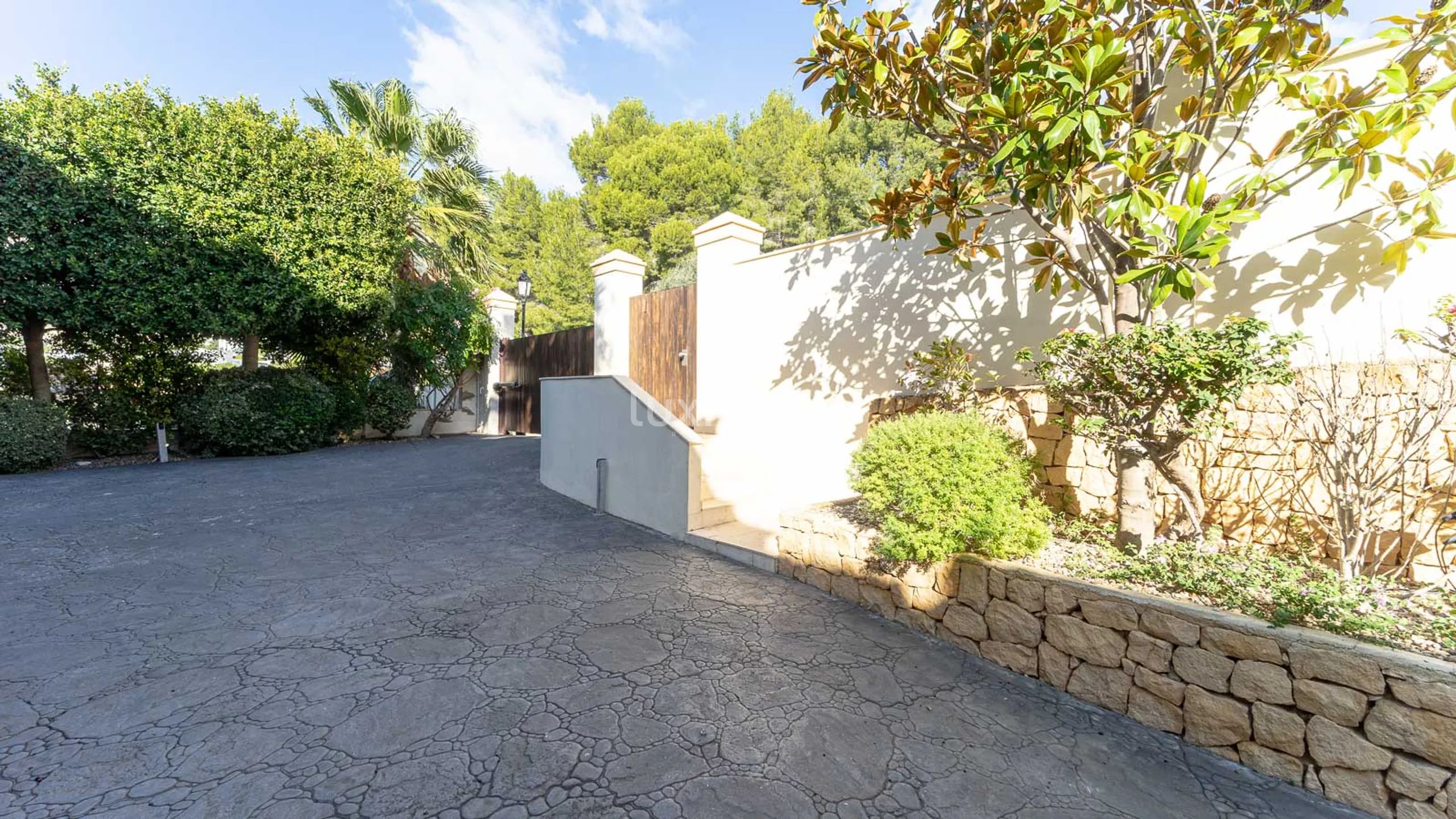 Exclusive villa in Altea Hills with sea views and a large garden — photo 47
