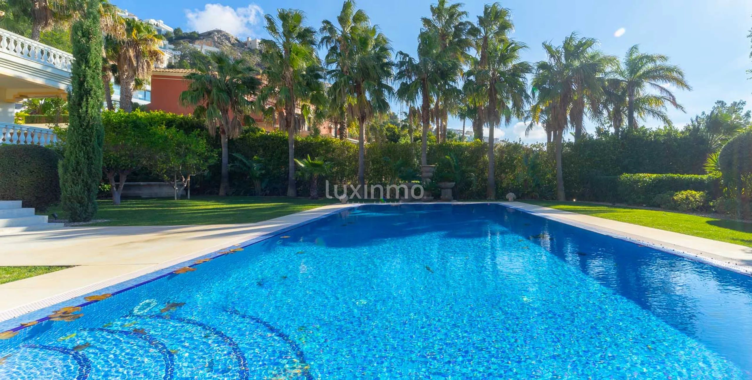Exclusive villa in Altea Hills with sea views and a large garden — photo 43