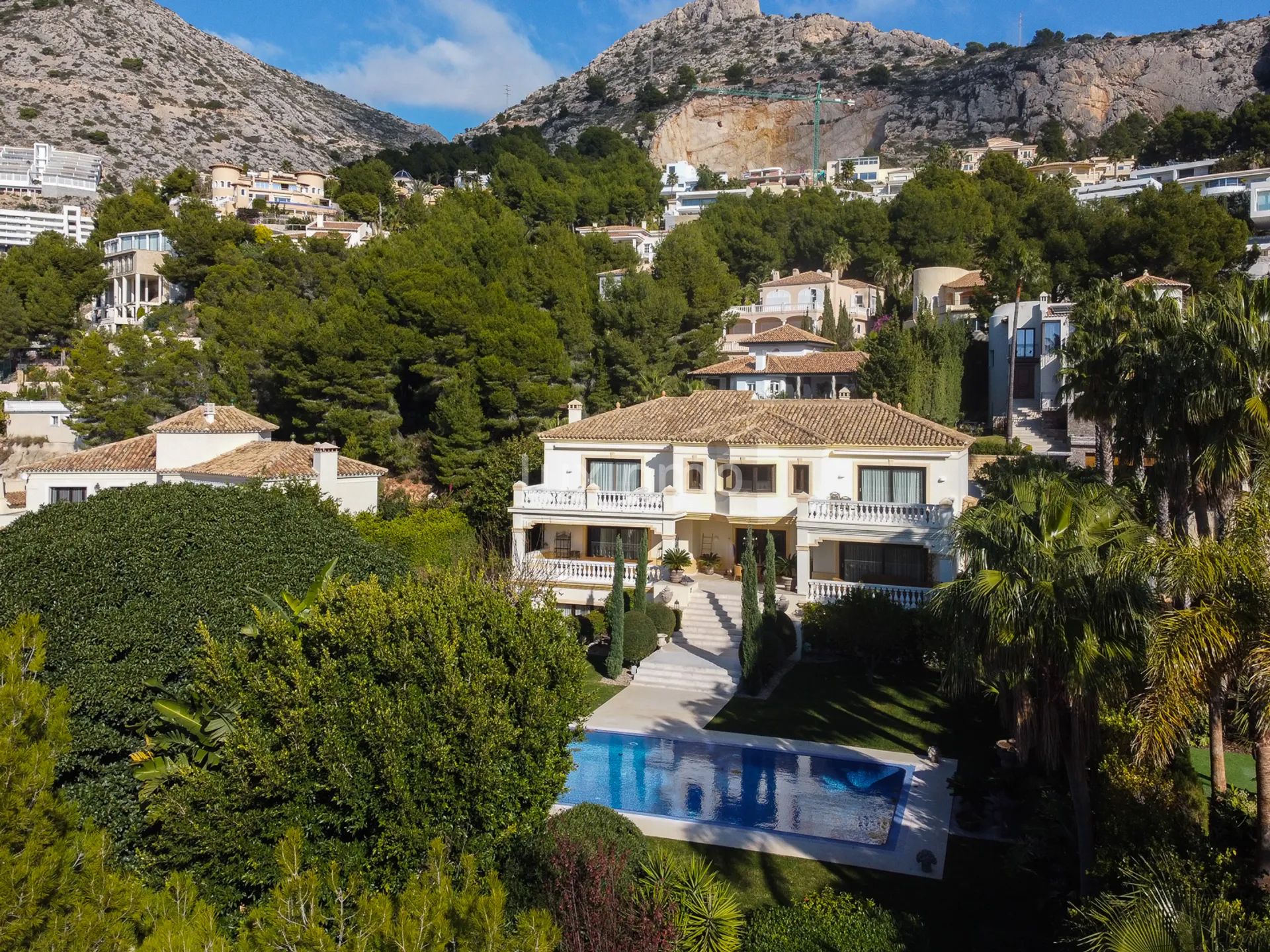 Exclusive villa in Altea Hills with sea views and a large garden — photo 6