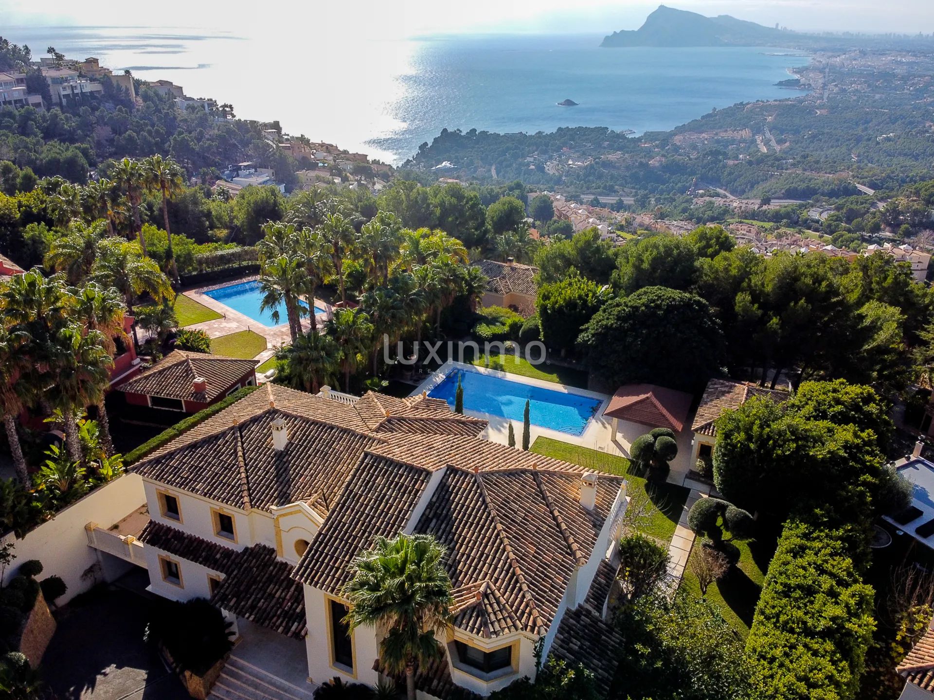 Exclusive villa in Altea Hills with sea views and a large garden — photo 3