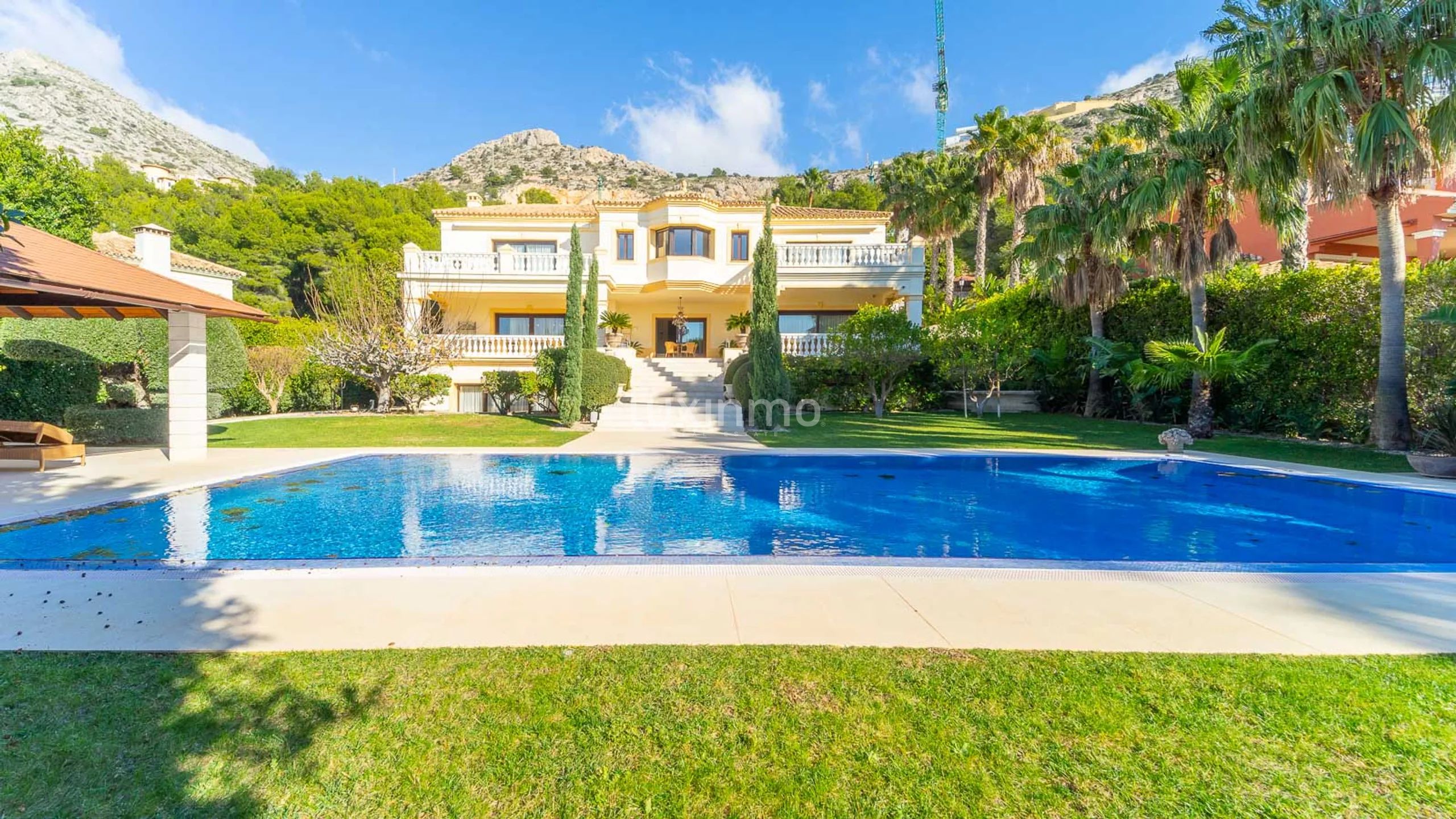 Exclusive villa in Altea Hills with sea views and a large garden — photo 4