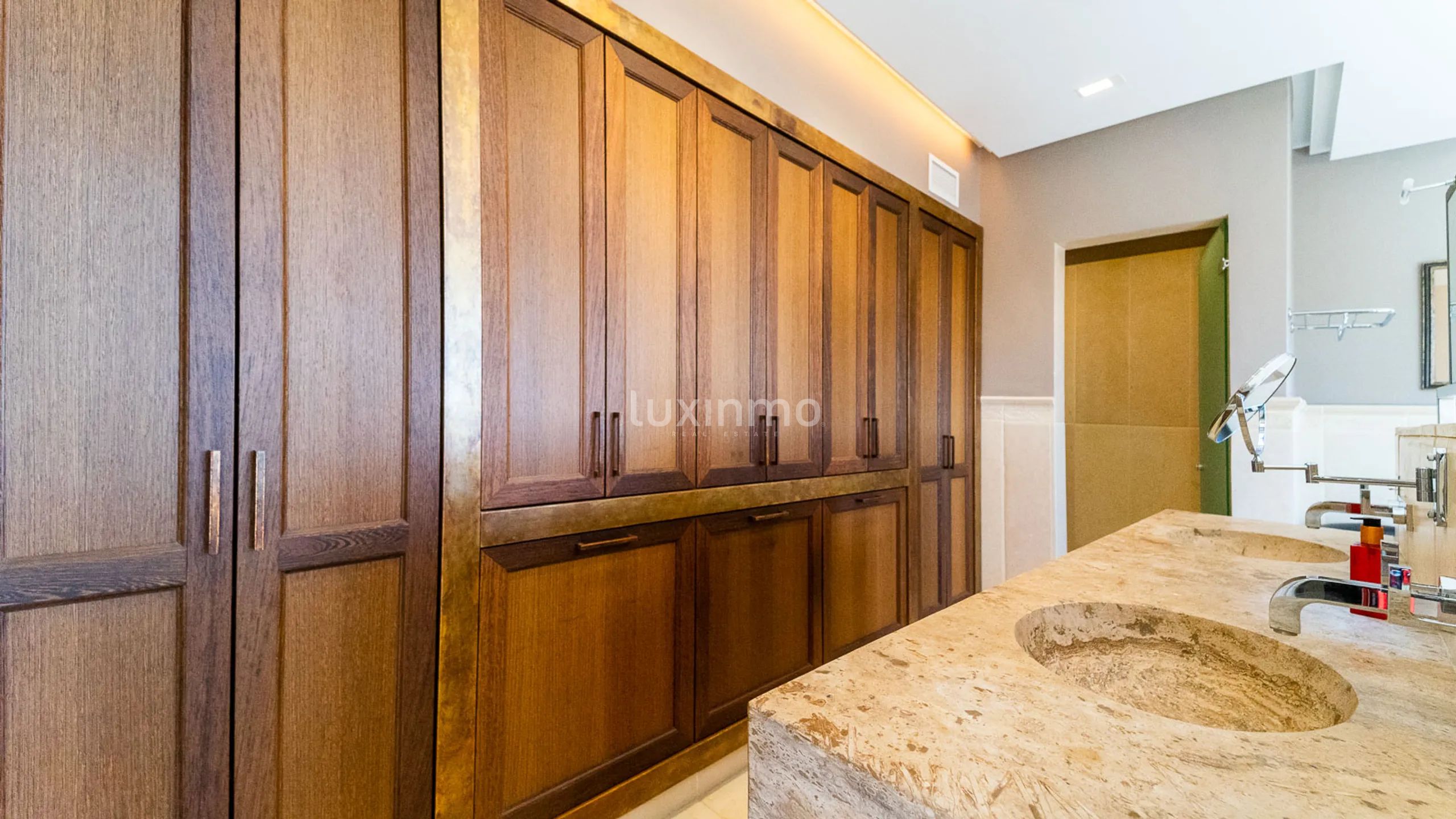 Exclusive villa in Altea Hills with sea views and a large garden — photo 15