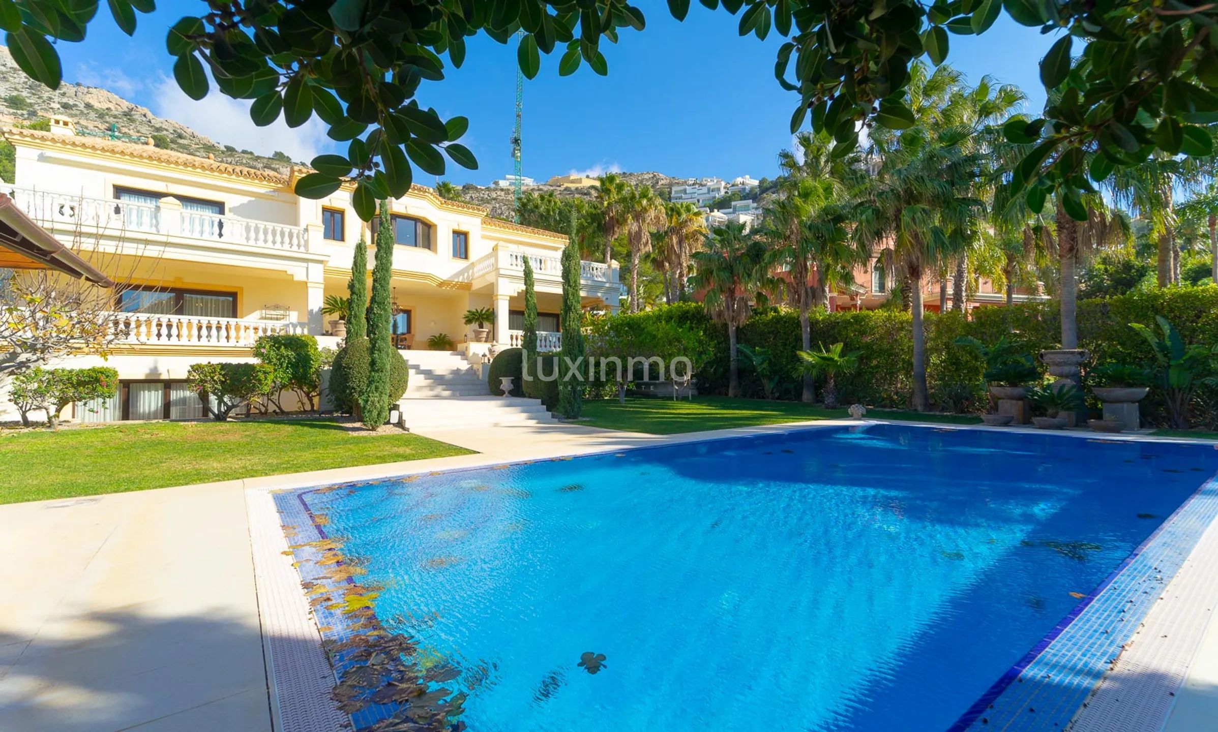 Exclusive villa in Altea Hills with sea views and a large garden — photo 44
