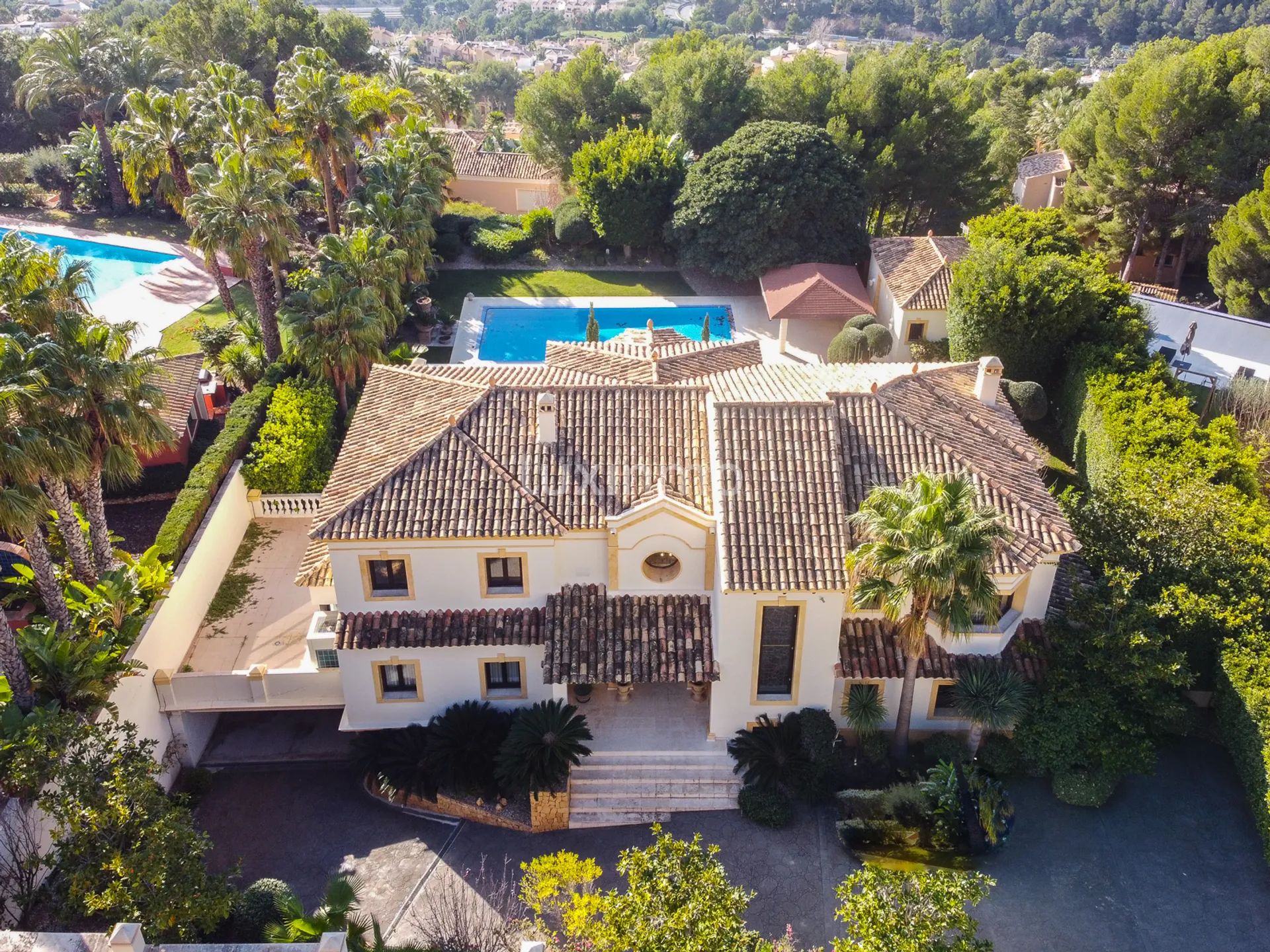 Exclusive villa in Altea Hills with sea views and a large garden — photo 5