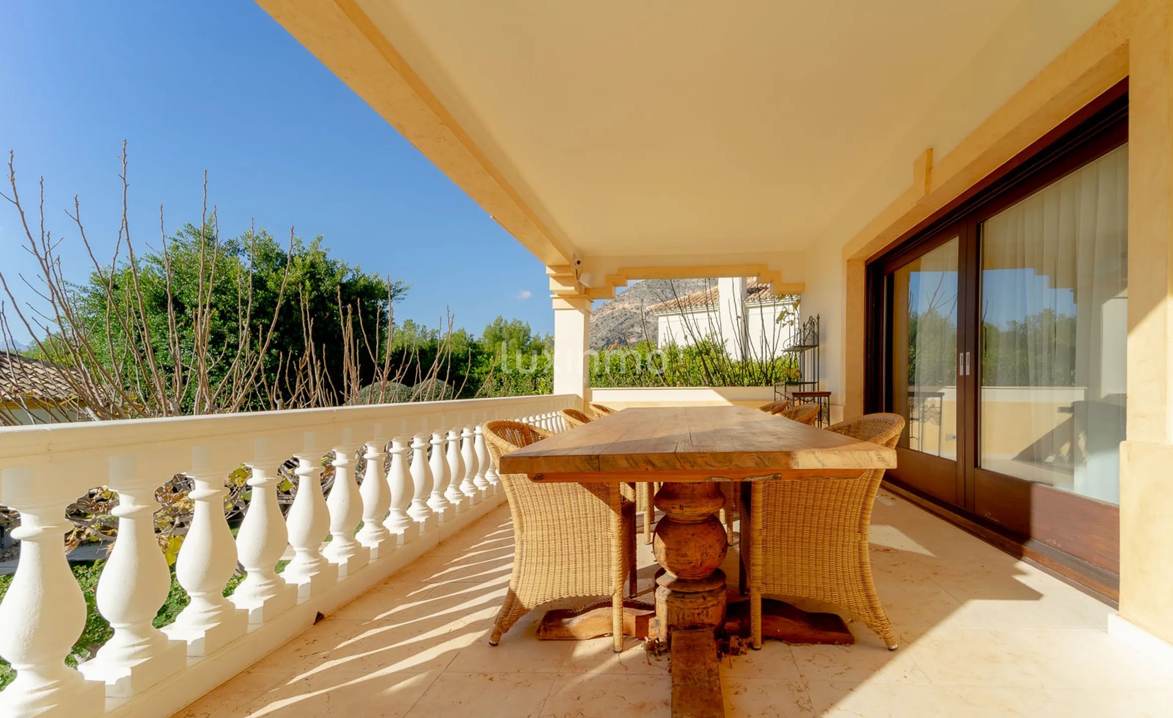 Exclusive villa in Altea Hills with sea views and a large garden — photo 32