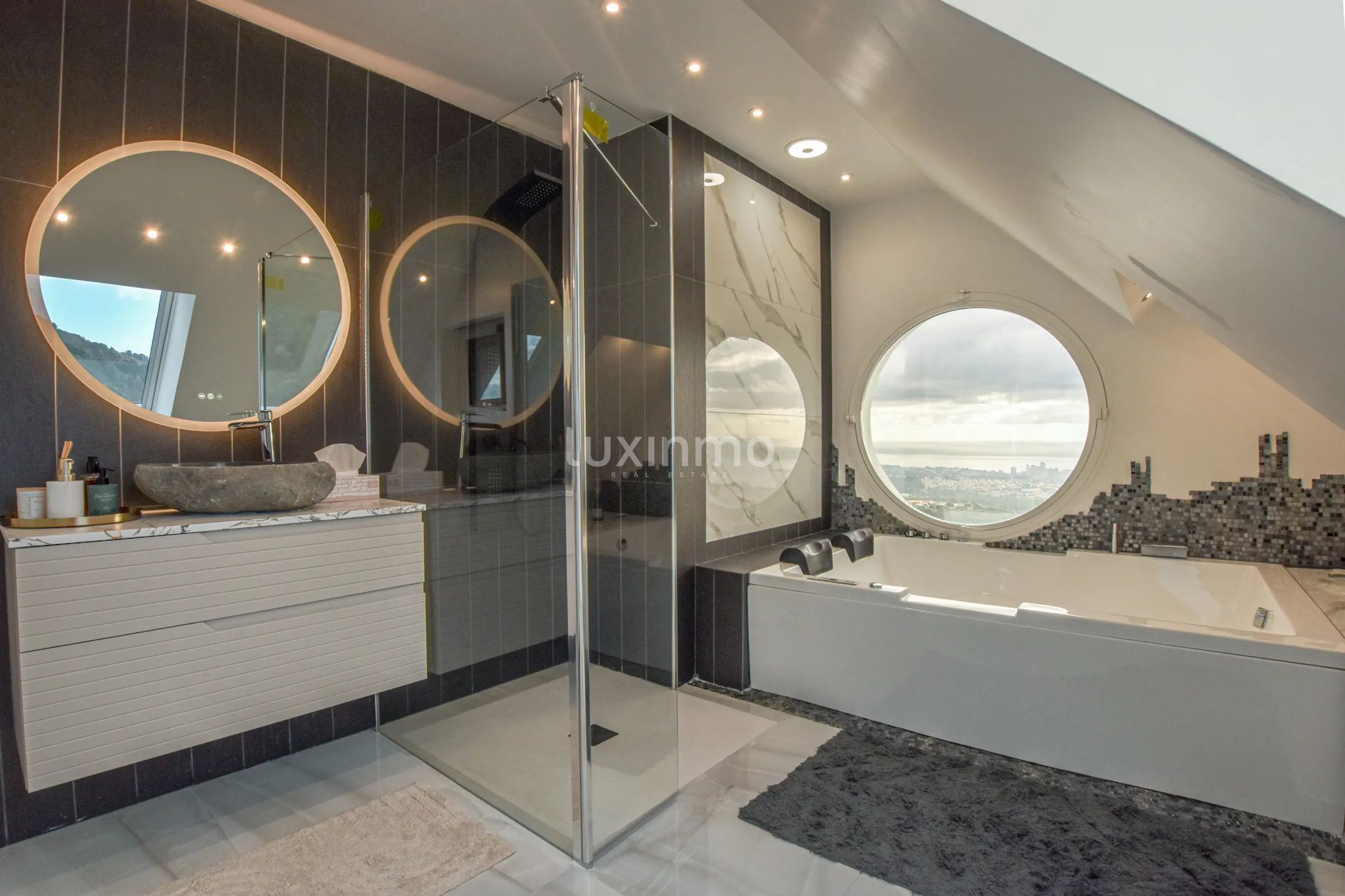 Villa à vendre dans l'emplacement unique d'Oltamar Calpe avec des vues panoramiques et des vues sur la mer — photo 30