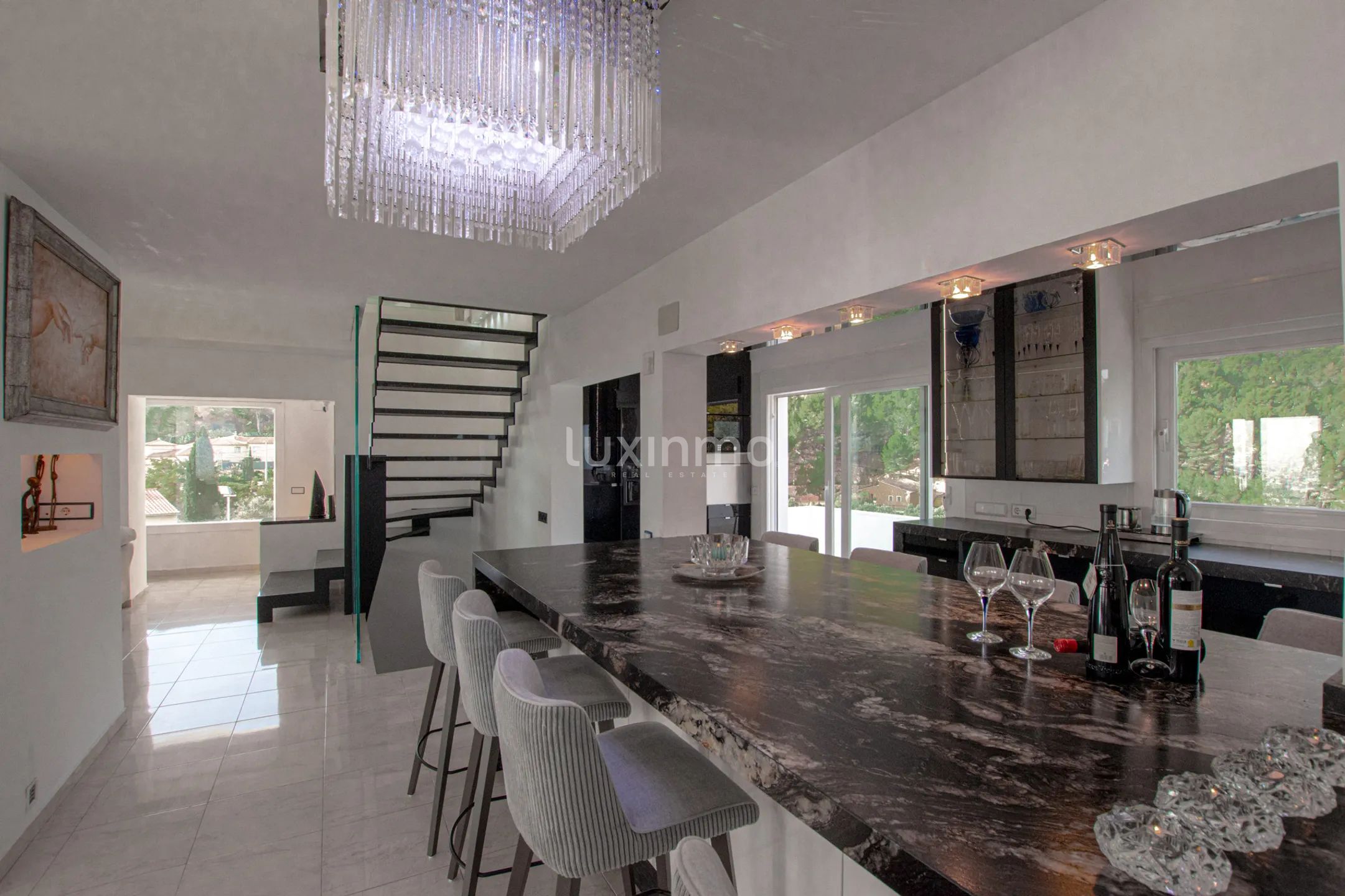 Villa à vendre dans l'emplacement unique d'Oltamar Calpe avec des vues panoramiques et des vues sur la mer — photo 16