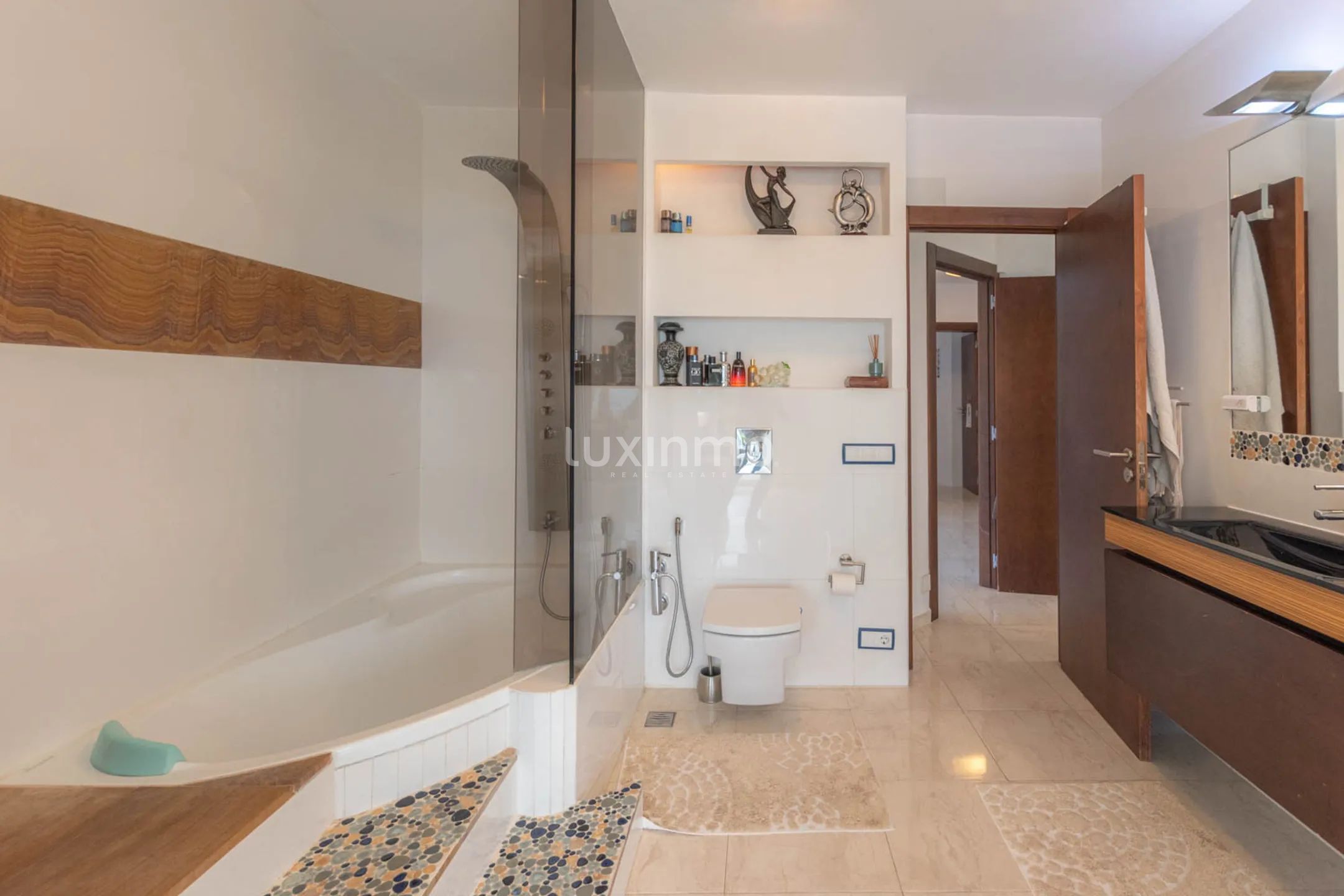 Villa à vendre dans l'emplacement unique d'Oltamar Calpe avec des vues panoramiques et des vues sur la mer — photo 40