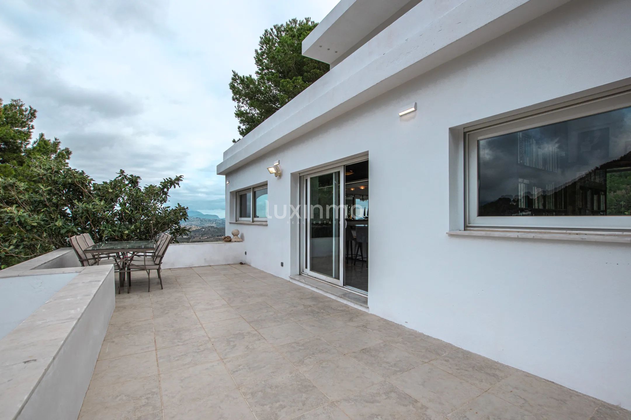 Villa à vendre dans l'emplacement unique d'Oltamar Calpe avec des vues panoramiques et des vues sur la mer — photo 13