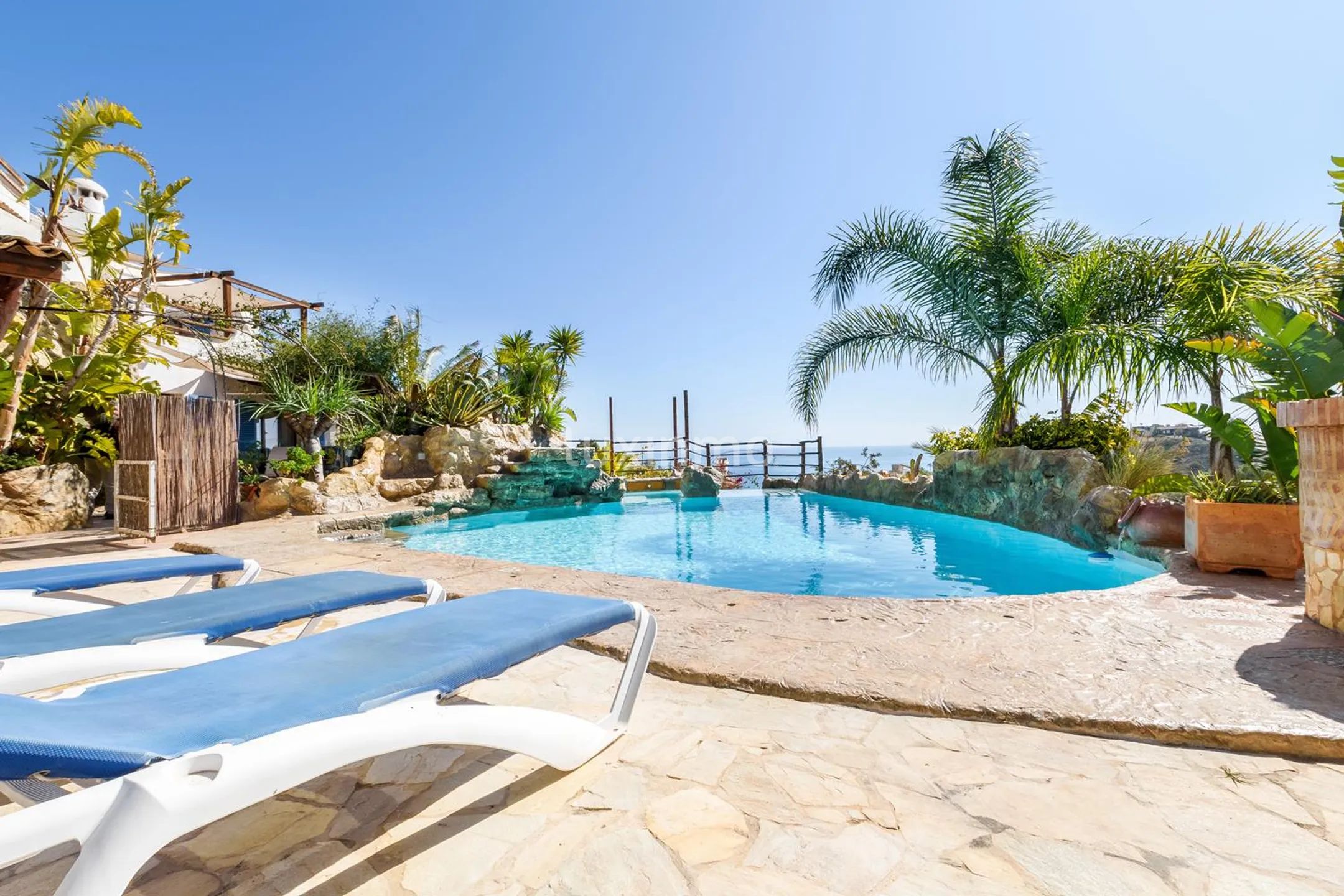 Beautiful Mediterranean villa for sale at El Campello playa — photo 4