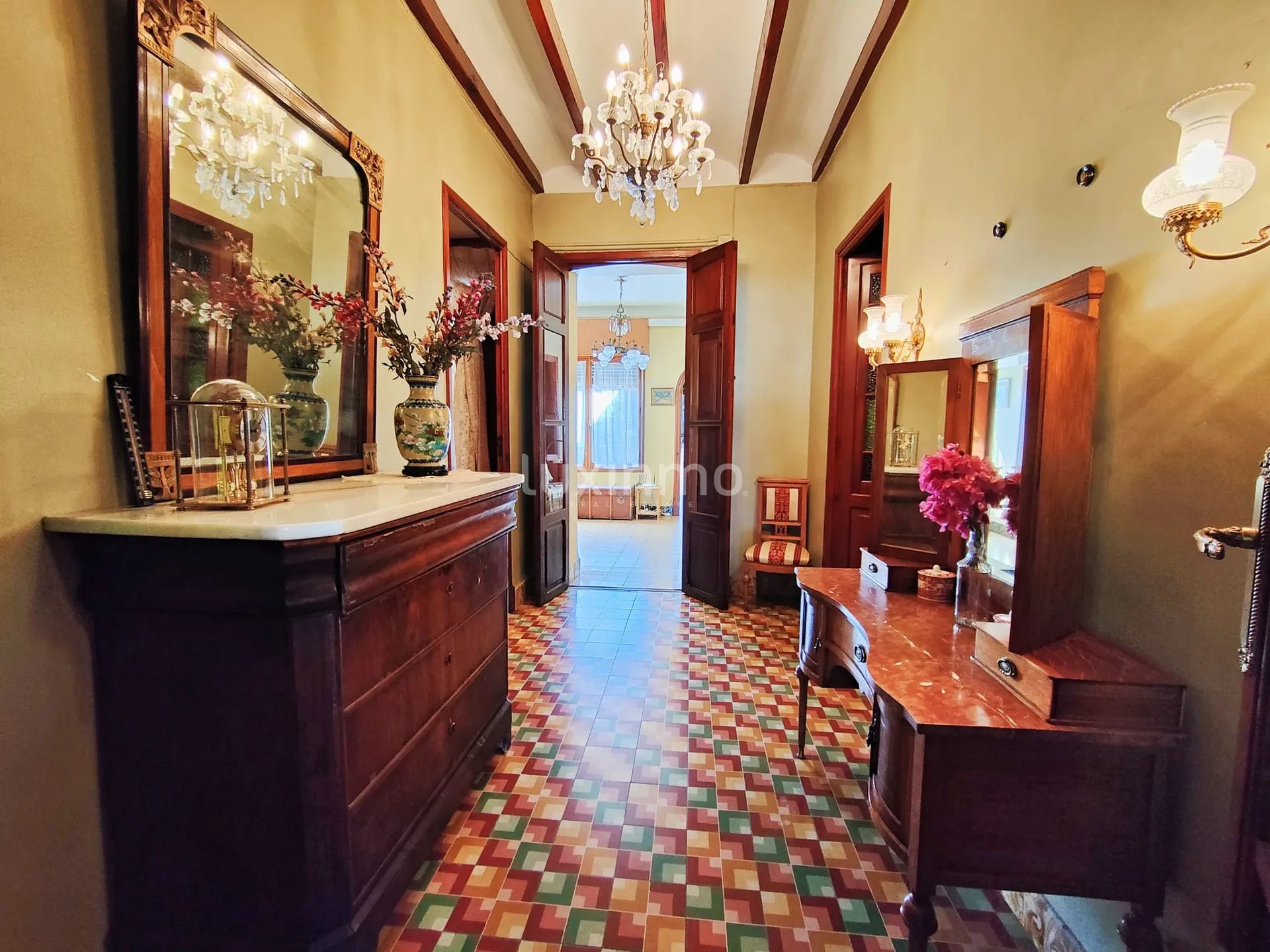 Maison centenaire bien préservée avec une grande piscine et un fronton — photo 14