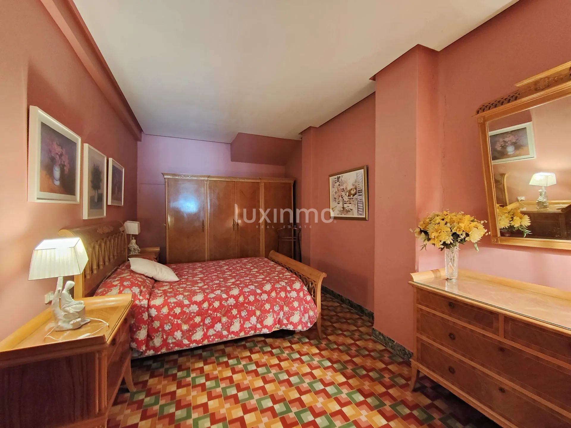 Maison centenaire bien préservée avec une grande piscine et un fronton — photo 15