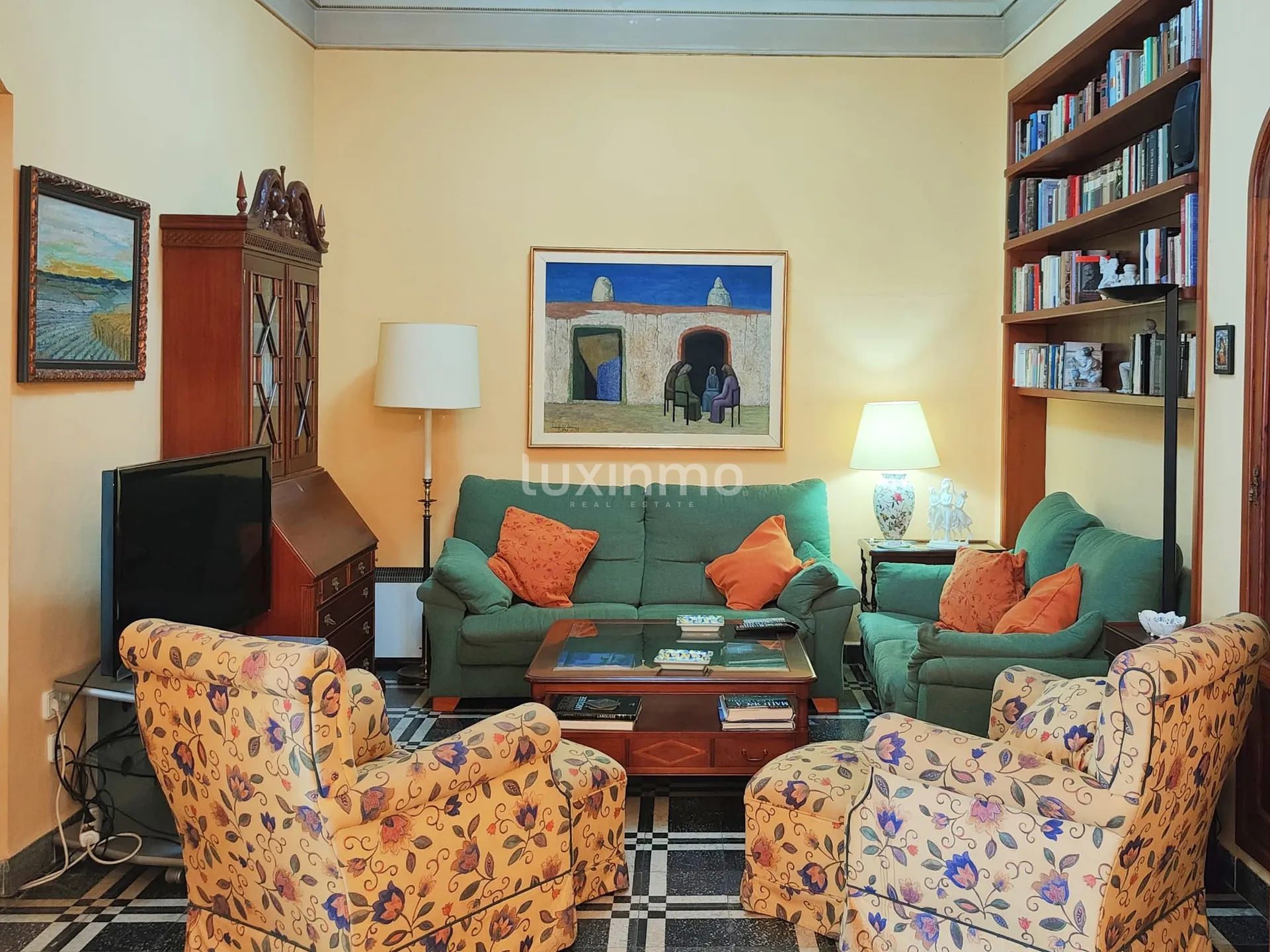 Maison centenaire bien préservée avec une grande piscine et un fronton — photo 11