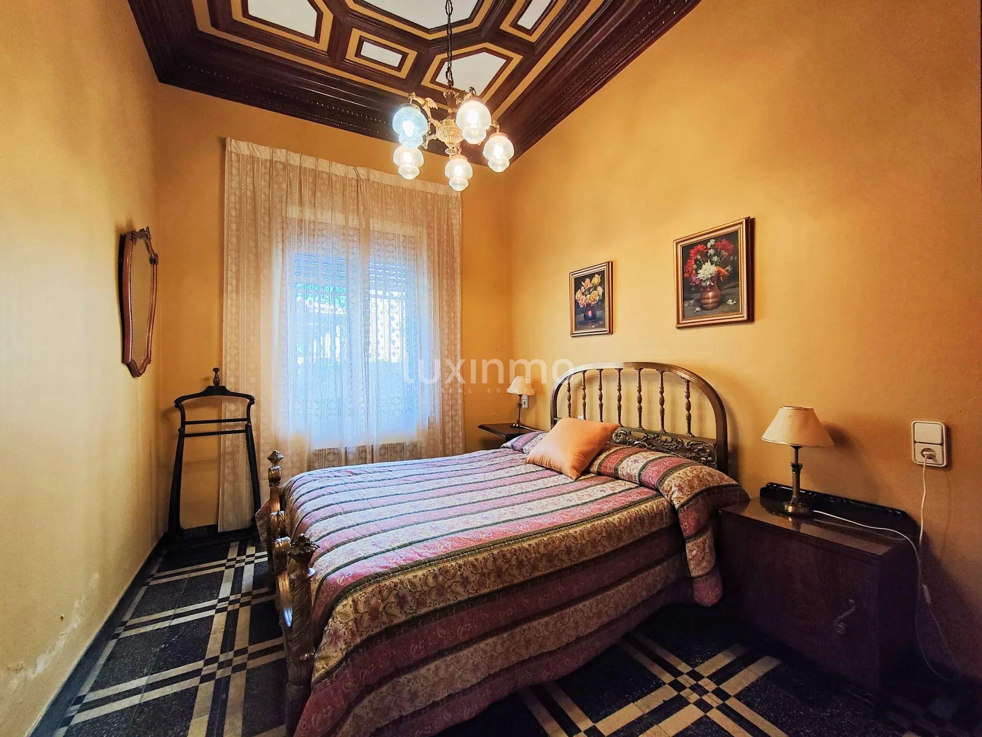 Maison centenaire bien préservée avec une grande piscine et un fronton — photo 17