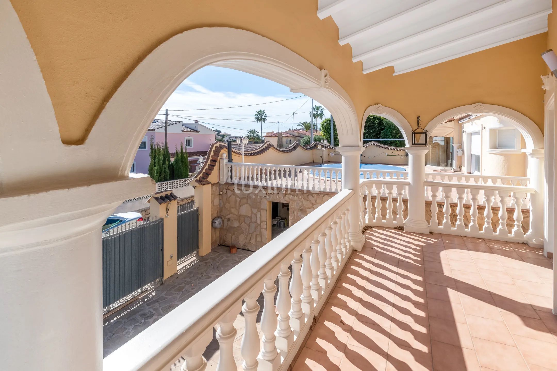 Renovated spacious house with sea views in Calpe — photo 3