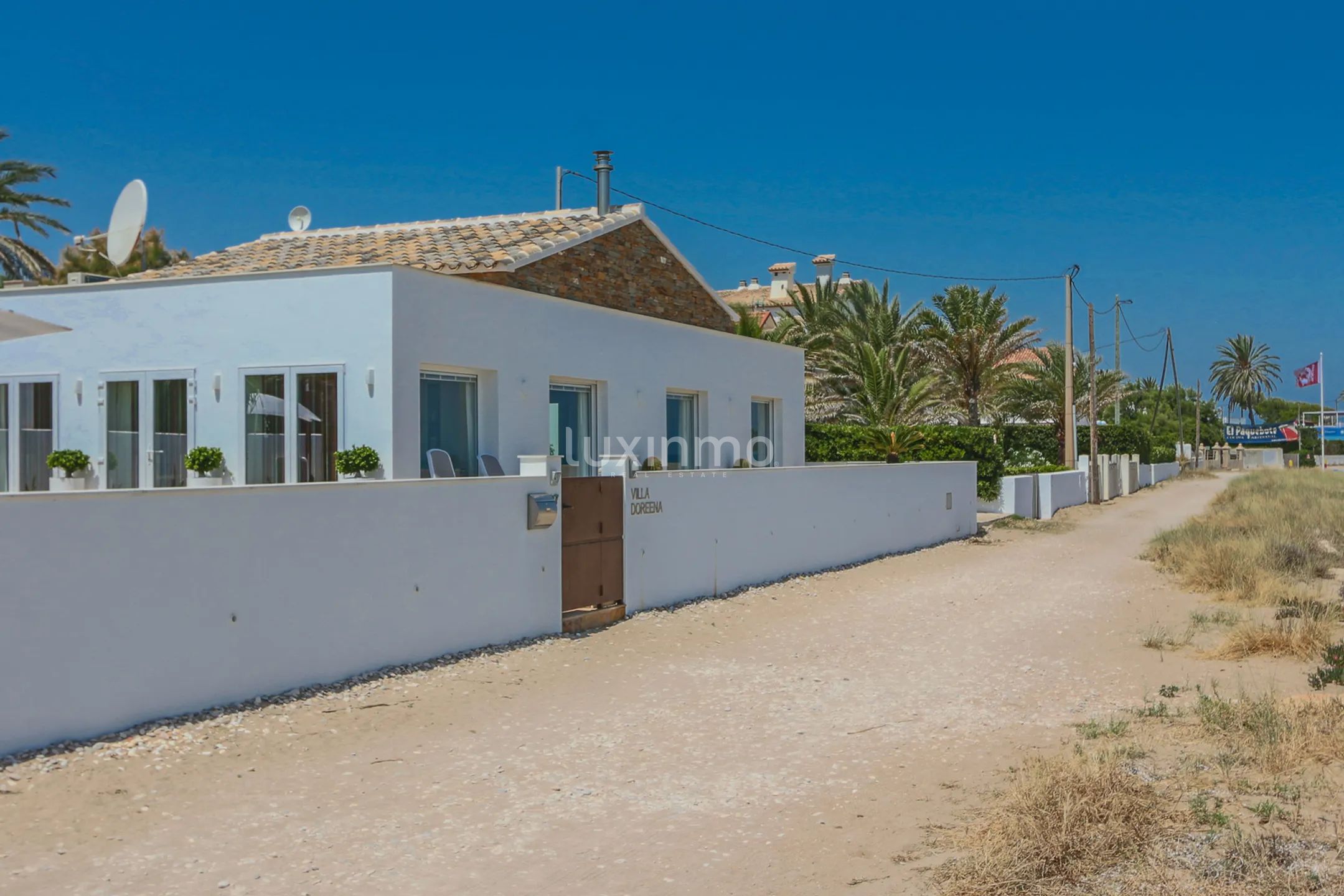 Modern frontline beach house in Dénia — photo 6