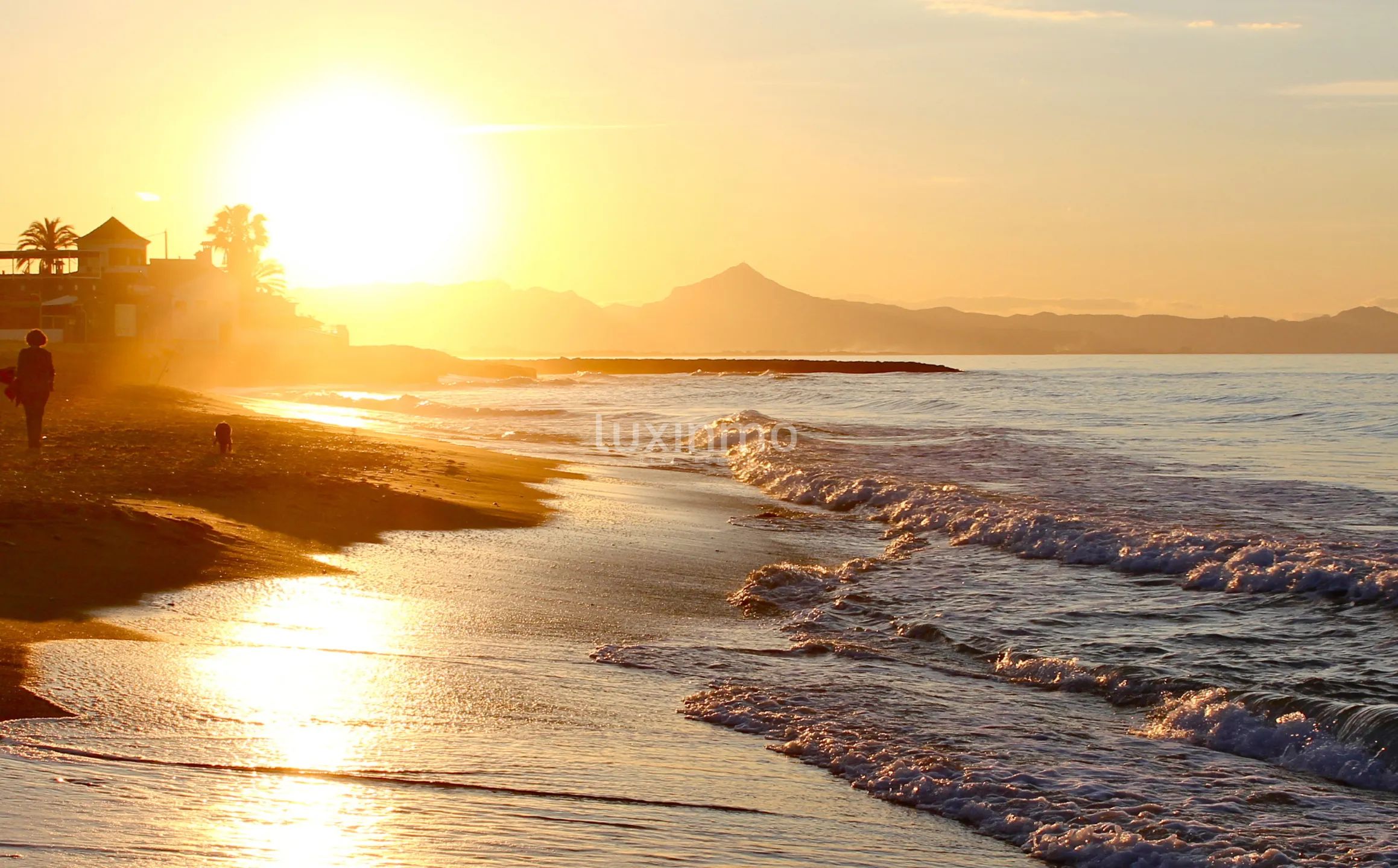 Современный дом на первой линии пляжа в Дении — photo 16
