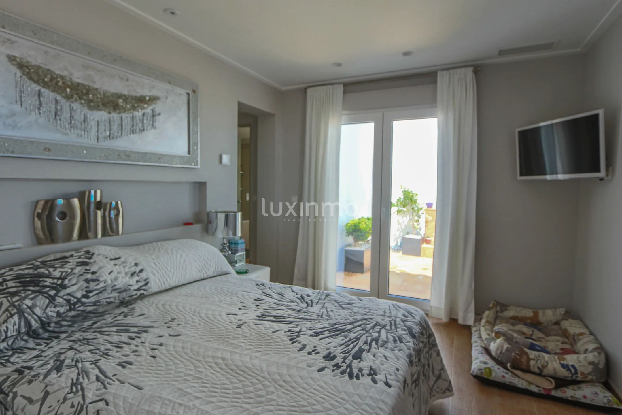 Modern frontline beach house in Dénia — photo 11