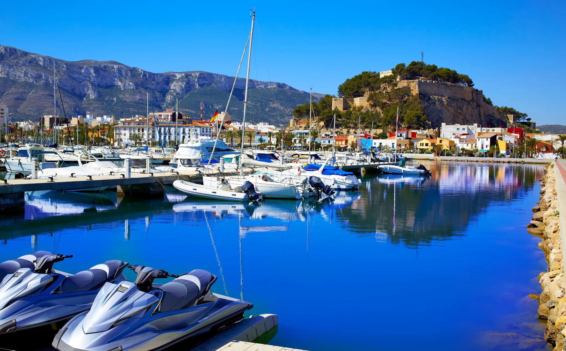 Современный дом на первой линии пляжа в Дении — photo 14