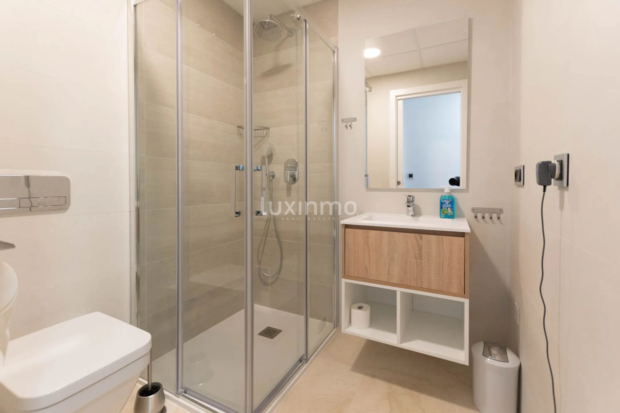 Piso de alquiler de larga duración en SUNSET WAVES — photo 17