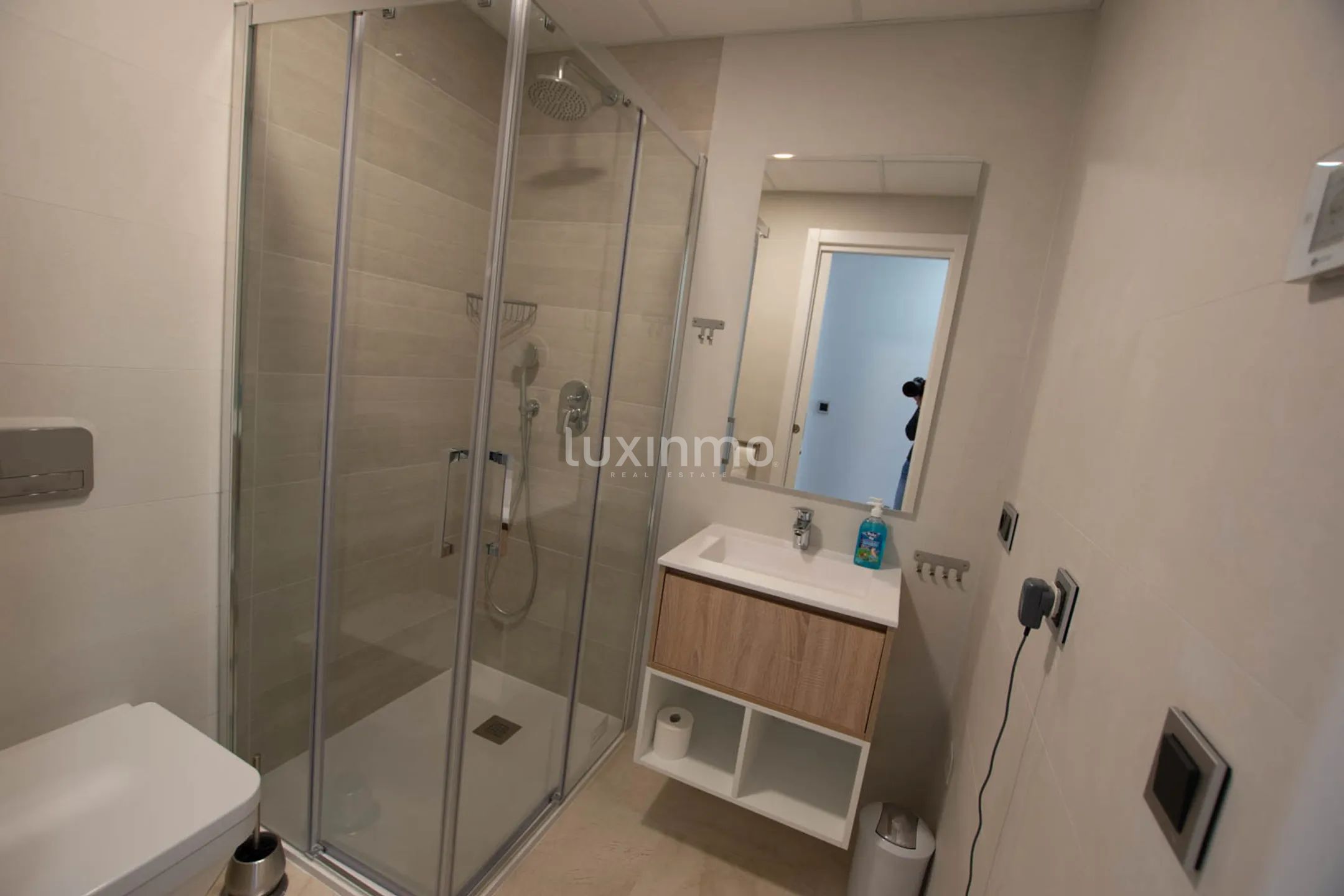 Piso de alquiler de larga duración en SUNSET WAVES — photo 18