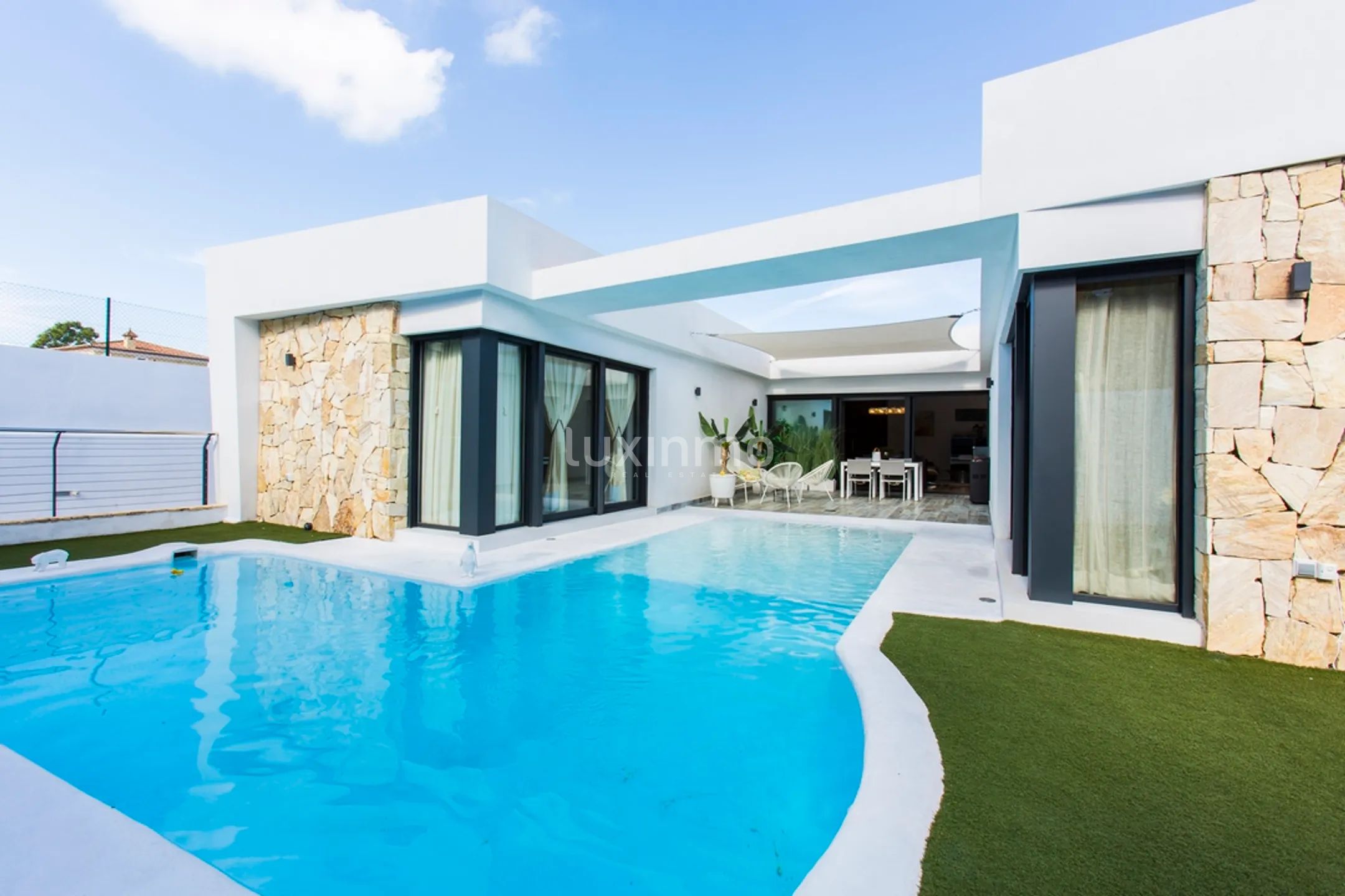 Modern luxury villa close to town center of Denia — photo 2