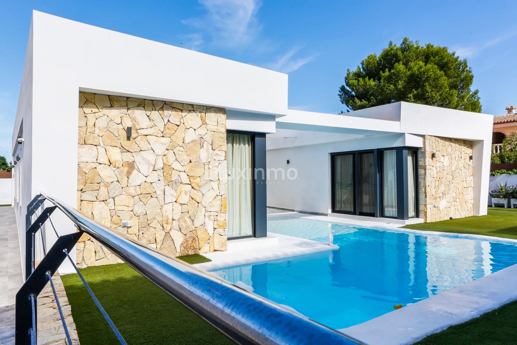 Modern luxury villa close to town center of Denia — photo 20