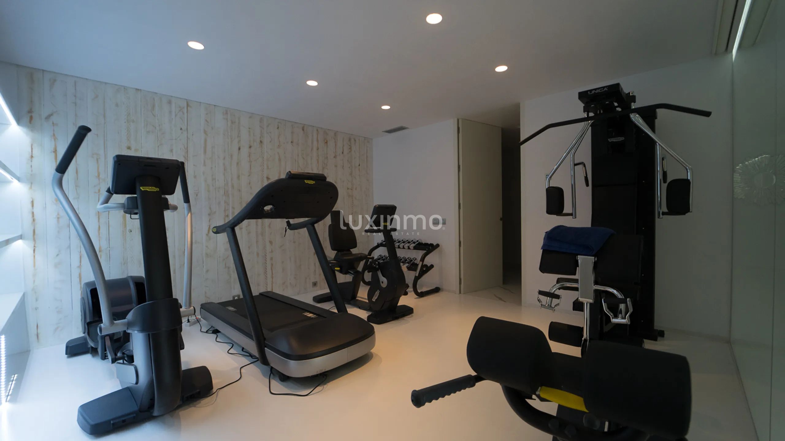 Villa for rent with sea views — photo 29