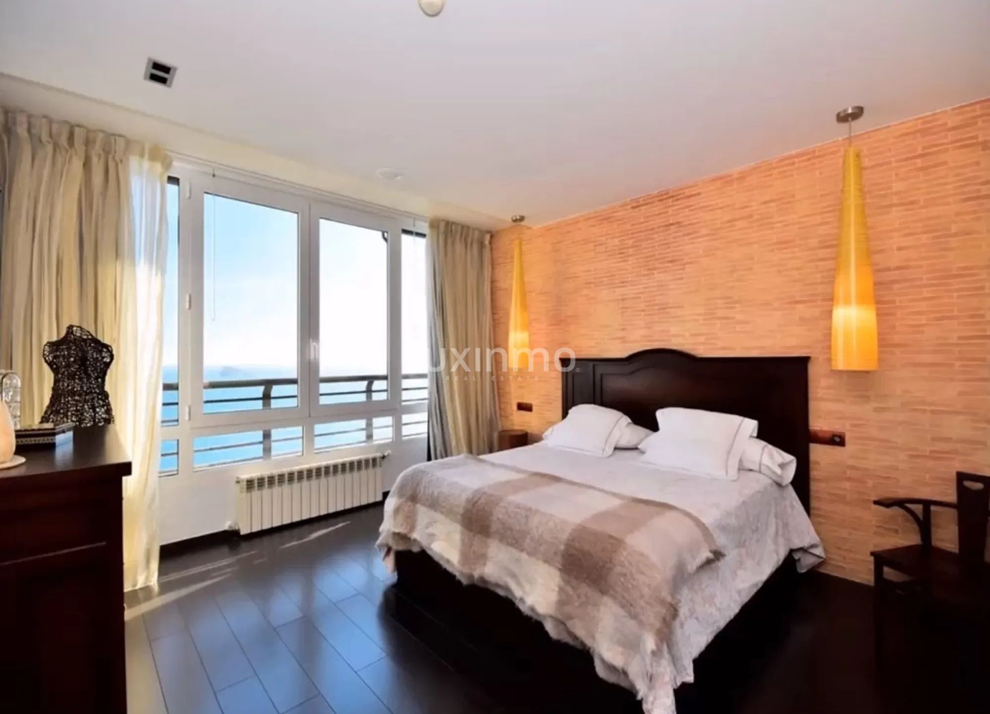 Duplex penthouse with solarium terrace located in Playa de Poniente in Benidorm — photo 10