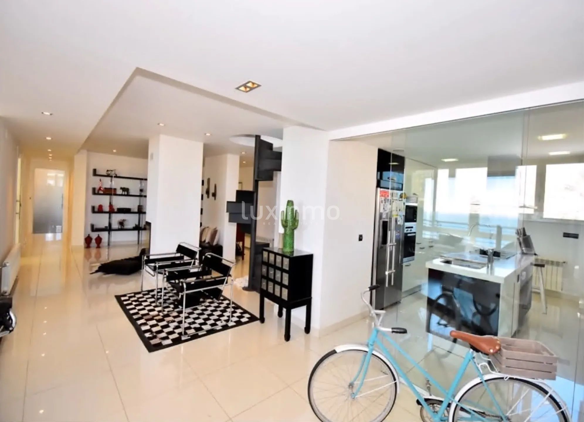 Duplex penthouse with solarium terrace located in Playa de Poniente in Benidorm — photo 6