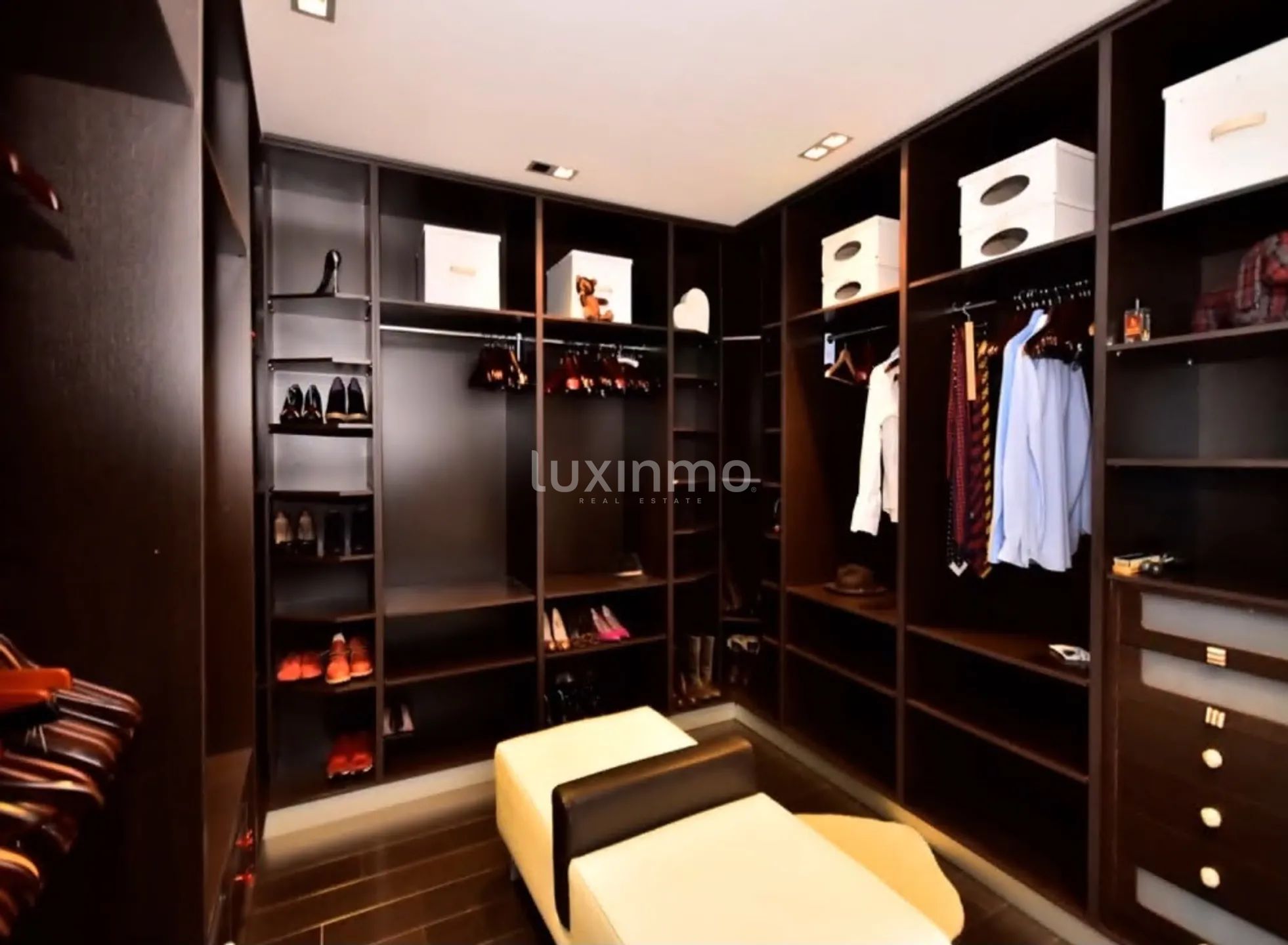 Duplex penthouse with solarium terrace located in Playa de Poniente in Benidorm — photo 11