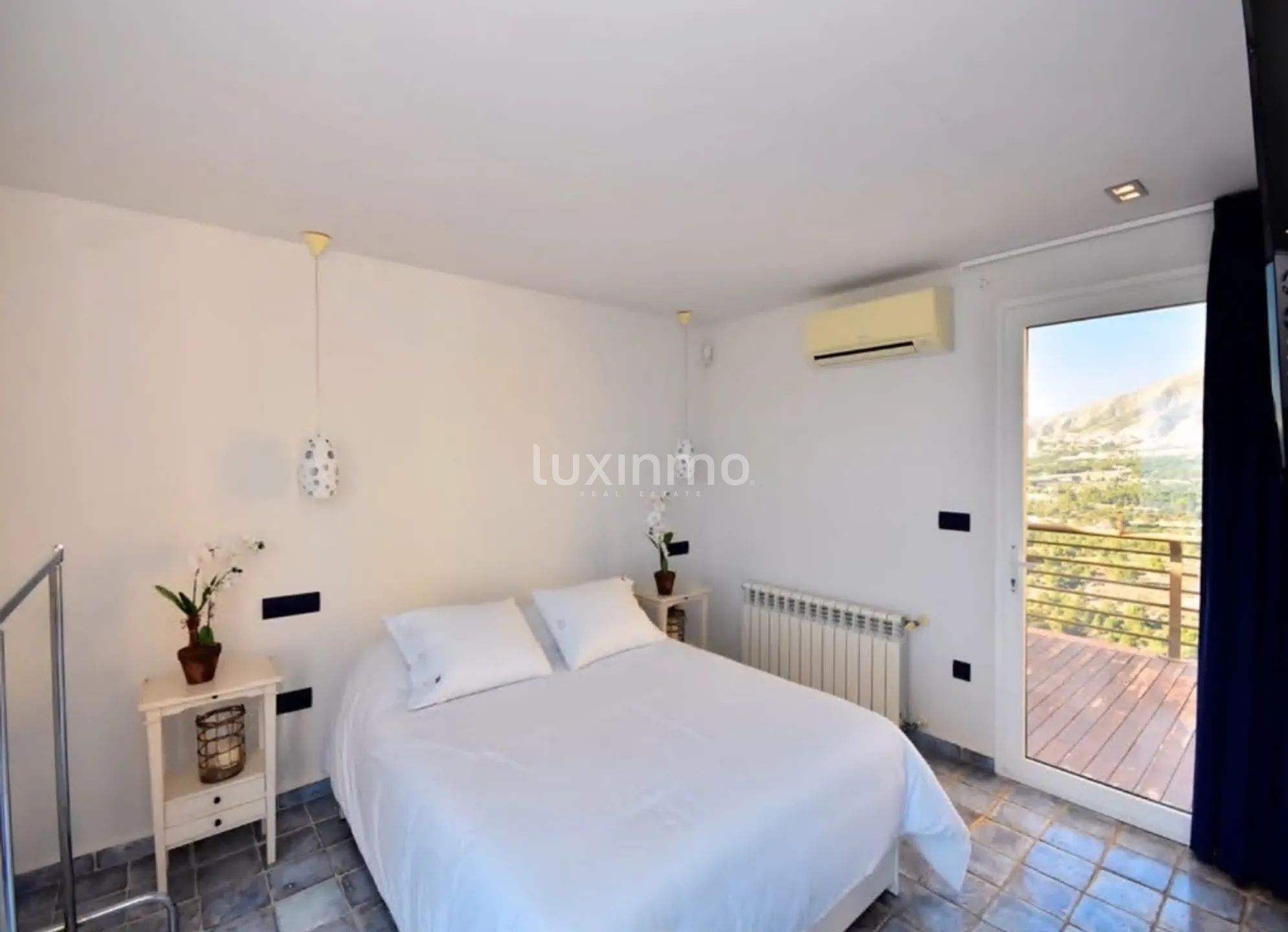 Duplex penthouse with solarium terrace located in Playa de Poniente in Benidorm — photo 20