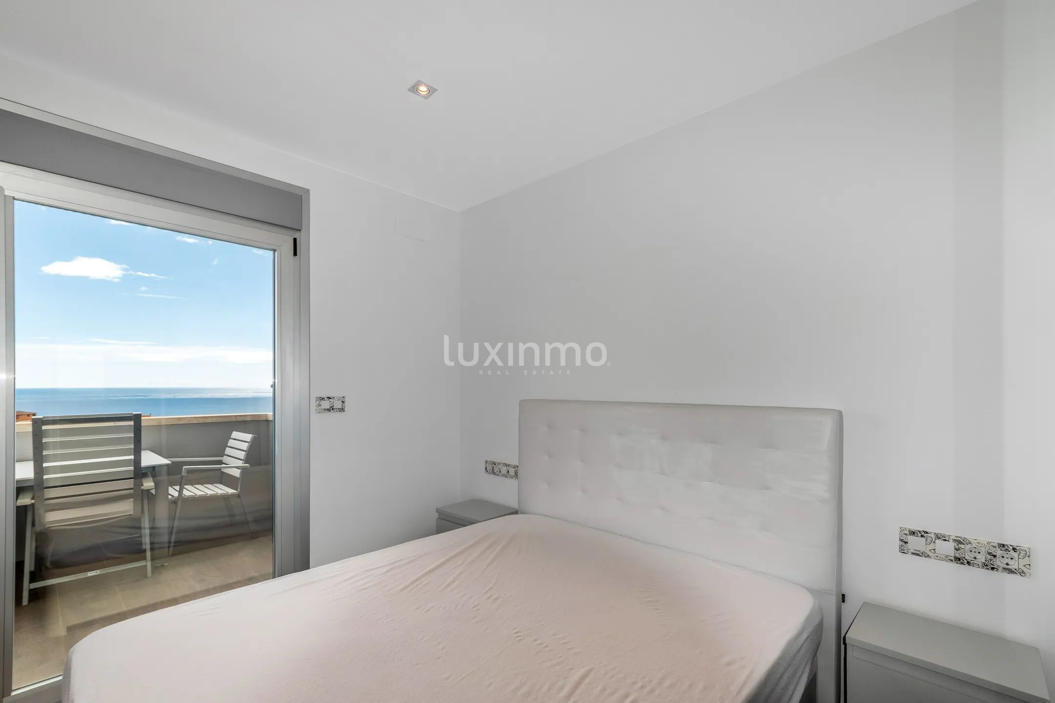 Spectaculaire flat met uitzicht op zee in Mascarat — photo 10