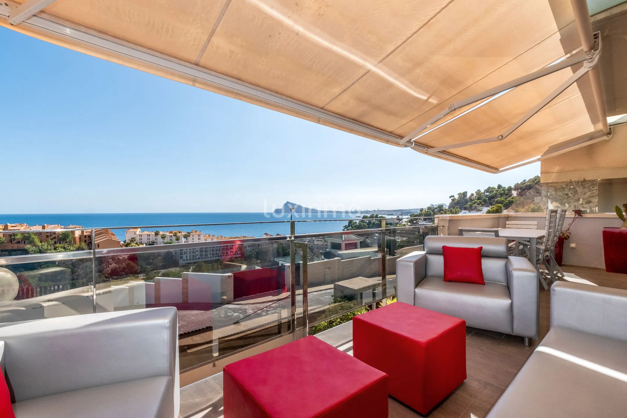 Spectaculaire flat met uitzicht op zee in Mascarat — photo 19