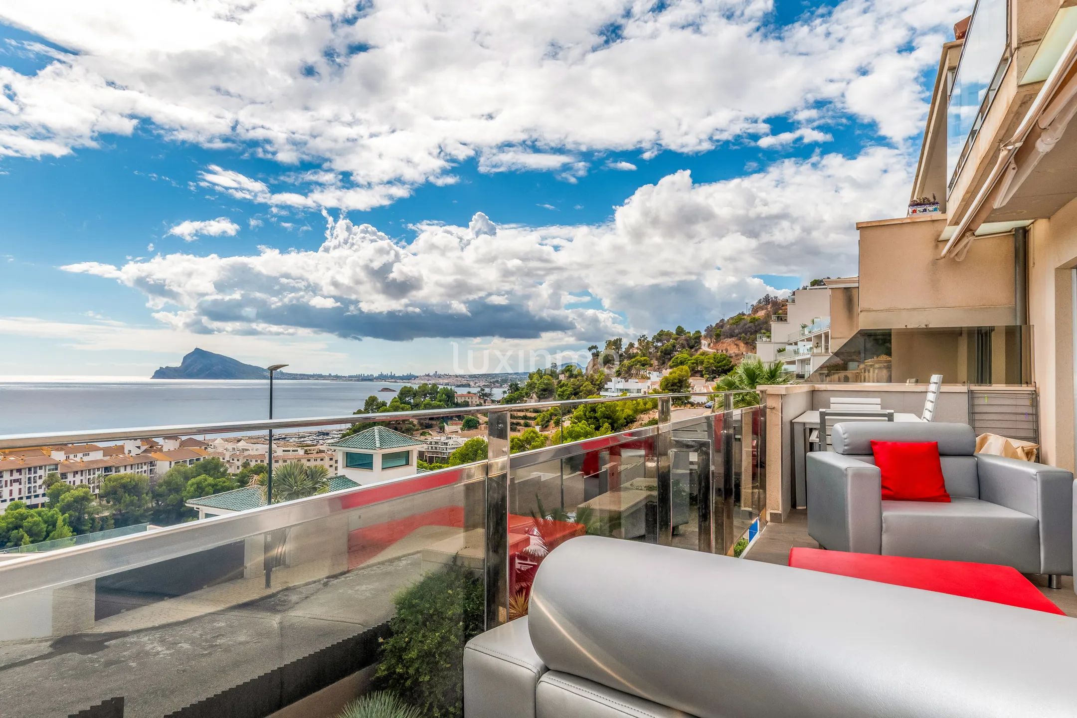 Spectaculaire flat met uitzicht op zee in Mascarat — photo 21
