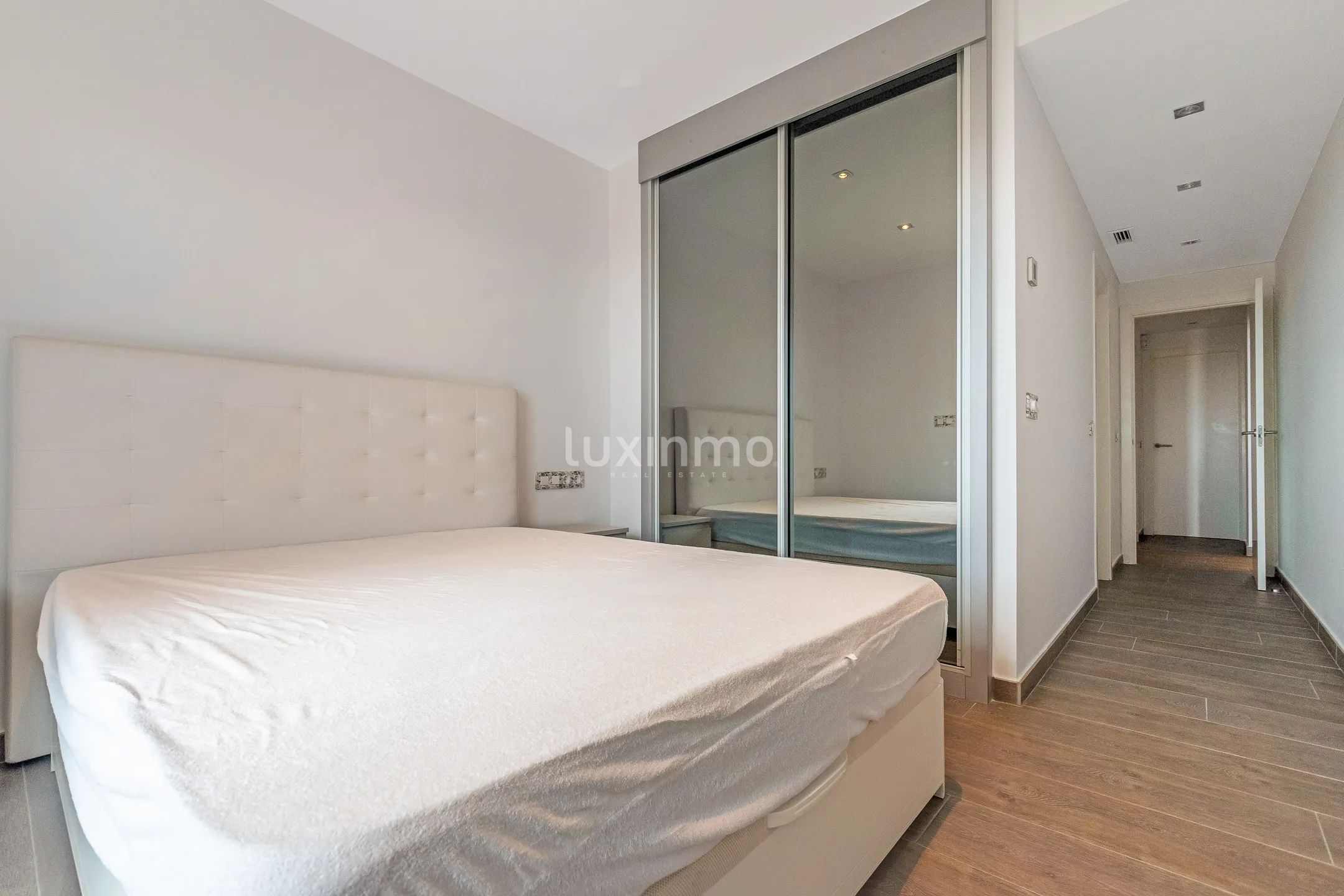 Spectaculaire flat met uitzicht op zee in Mascarat — photo 11