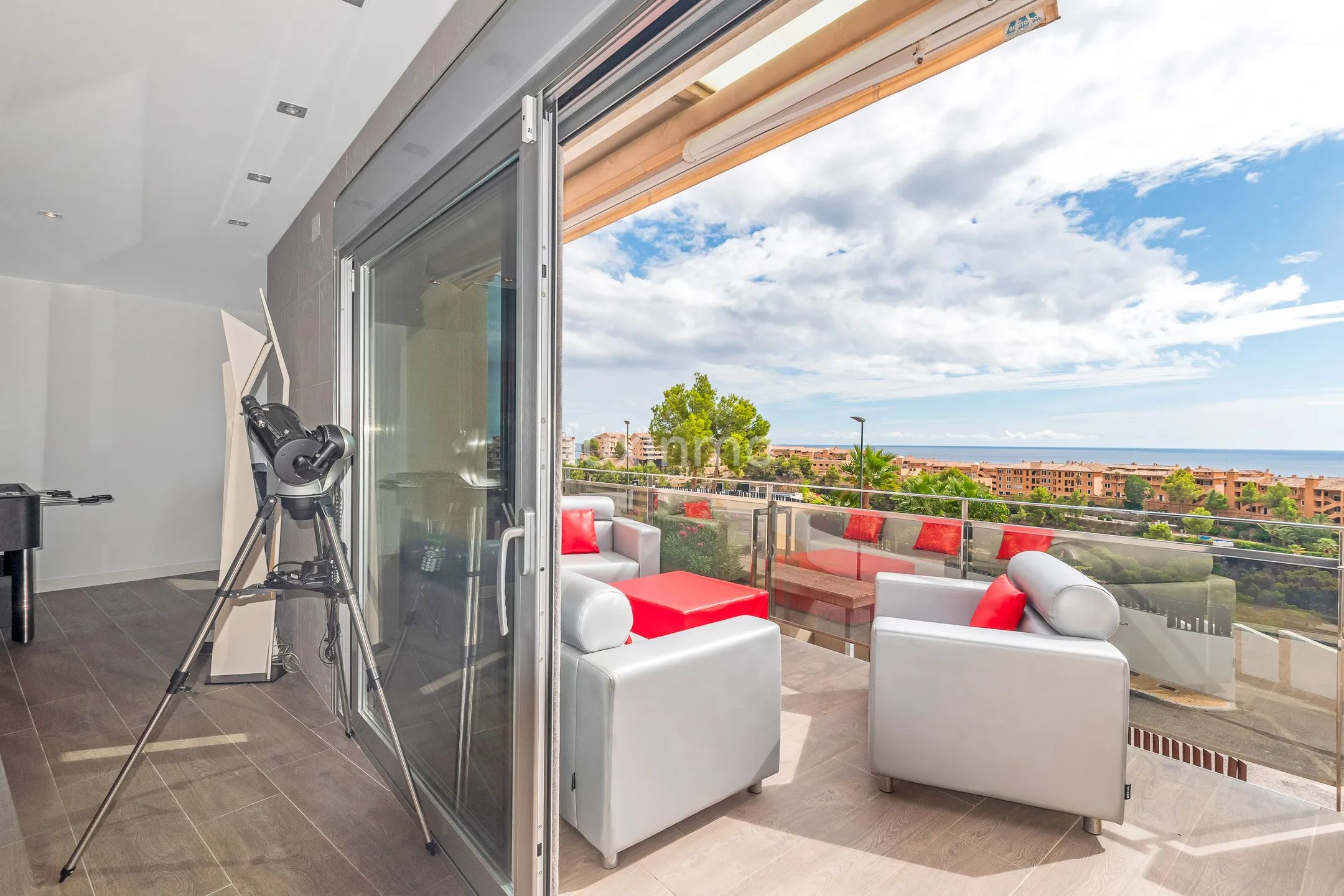 Spectaculaire flat met uitzicht op zee in Mascarat — photo 3