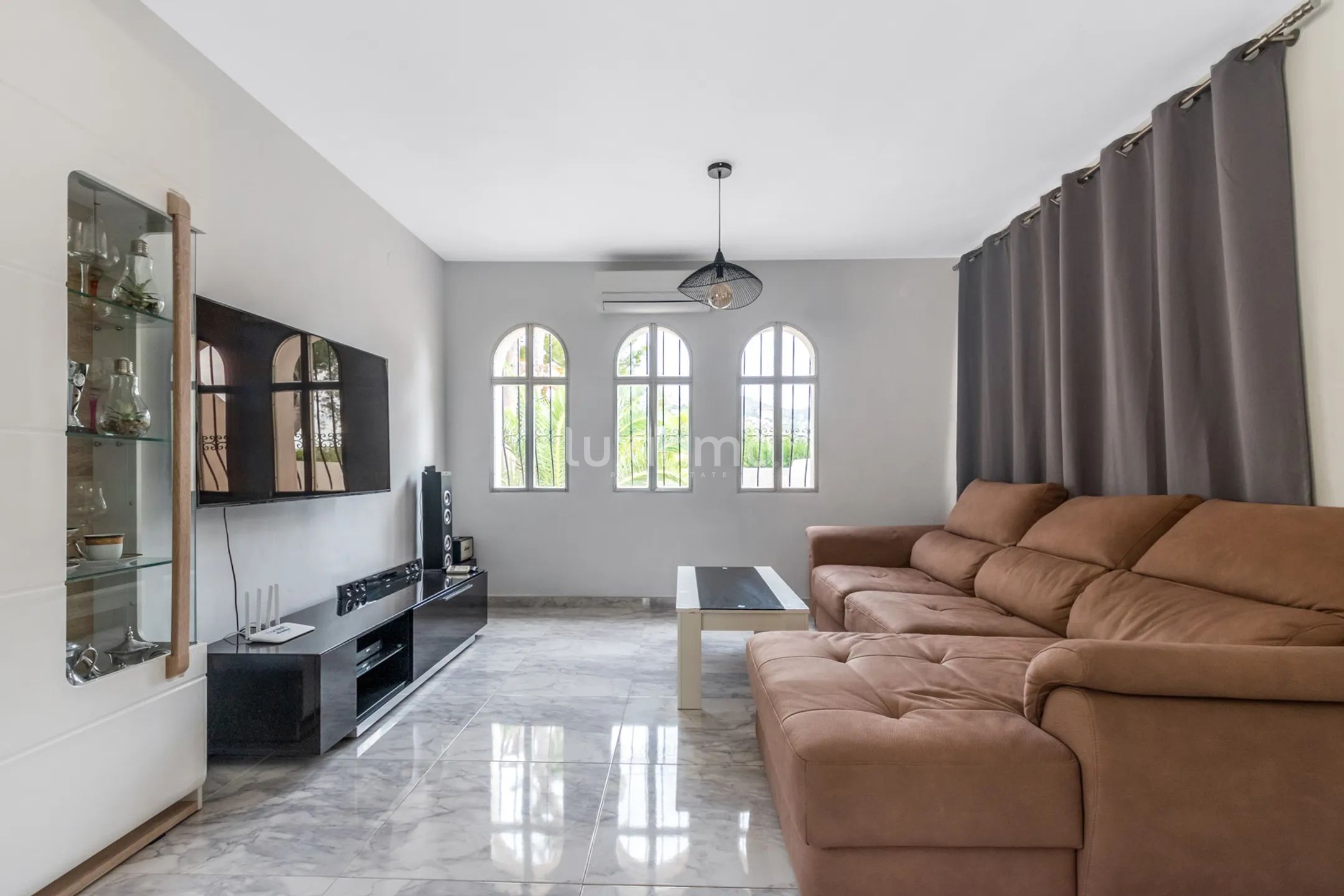 Beautiful villa with swimming pool for rent in Altea — photo 6