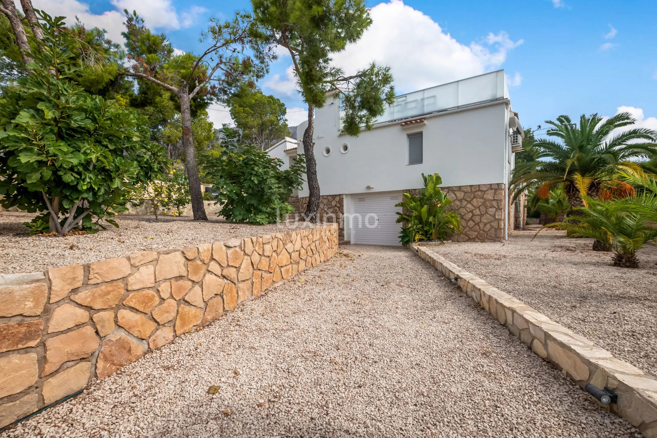 Beautiful villa with swimming pool for rent in Altea — photo 14