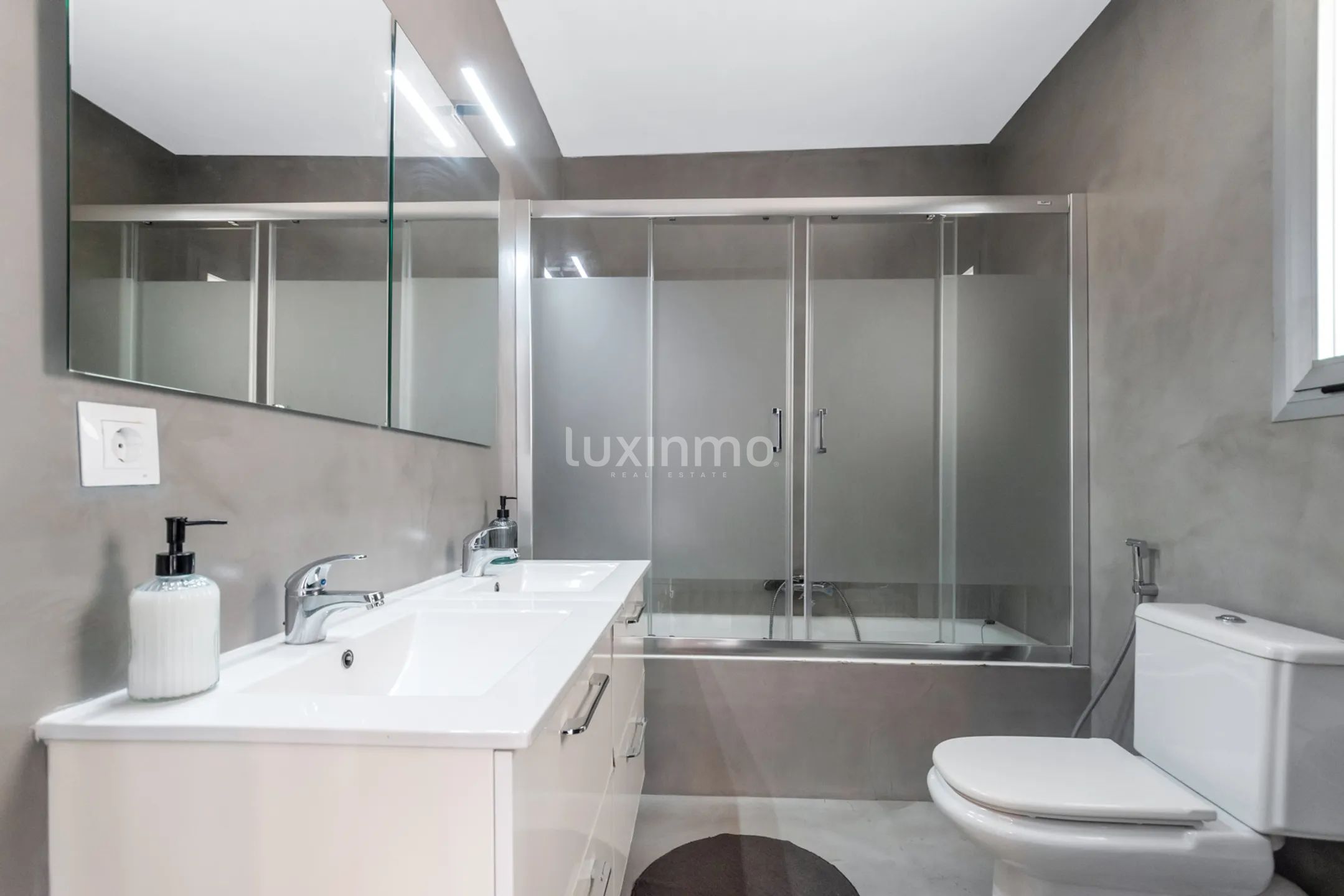 Beautiful villa with swimming pool for rent in Altea — photo 11