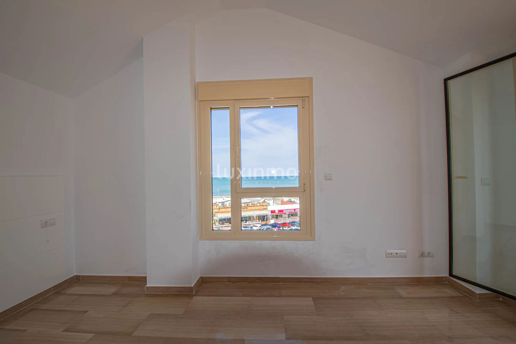 Atico en primera linea del mar en Javea — photo 13