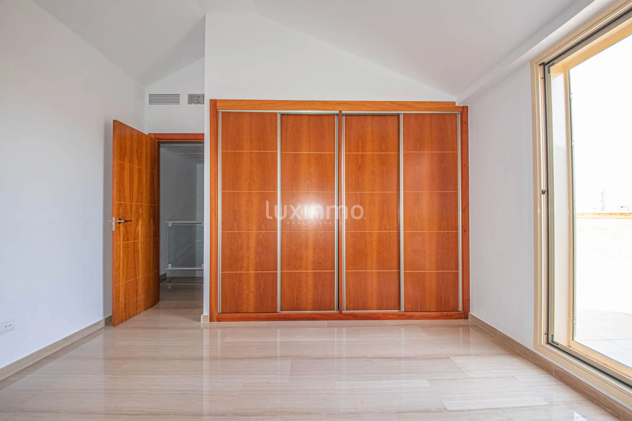 Atico en primera linea del mar en Javea — photo 17