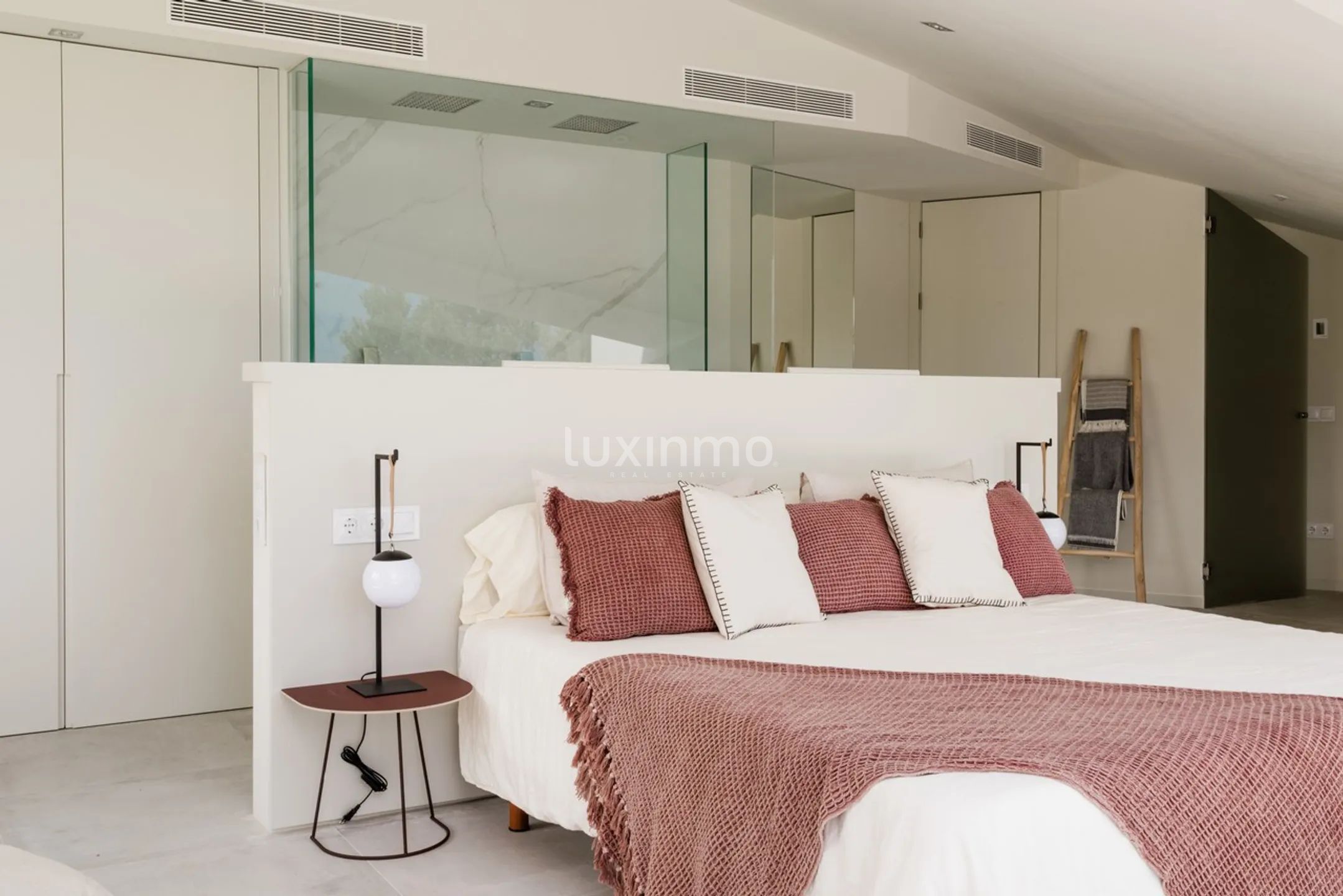 Nouvelle villa de luxe à vendre avec accès à la mer dans le sud-ouest d'Ibiza — photo 14