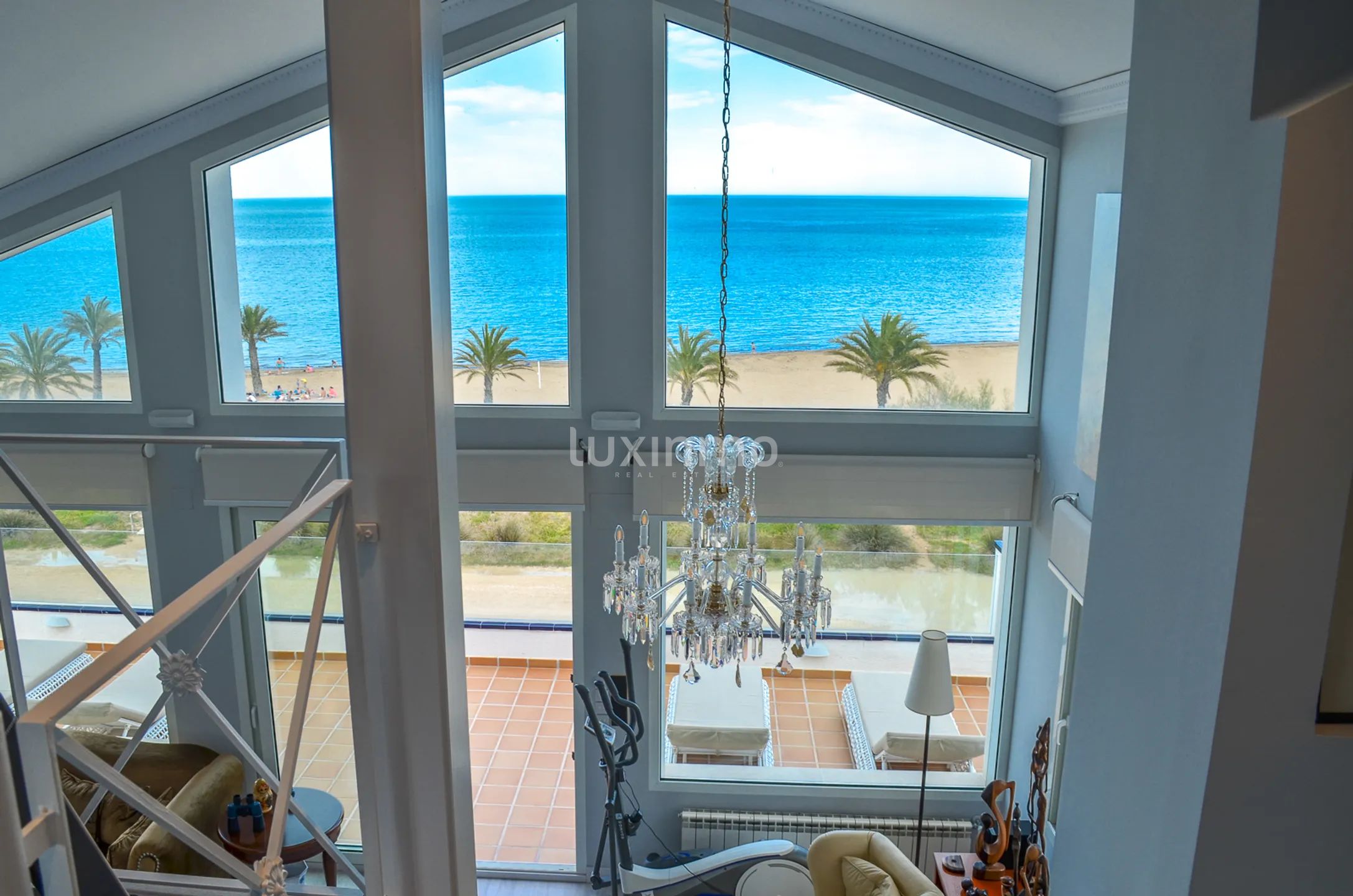 Luxury frontline penthouse — photo 20