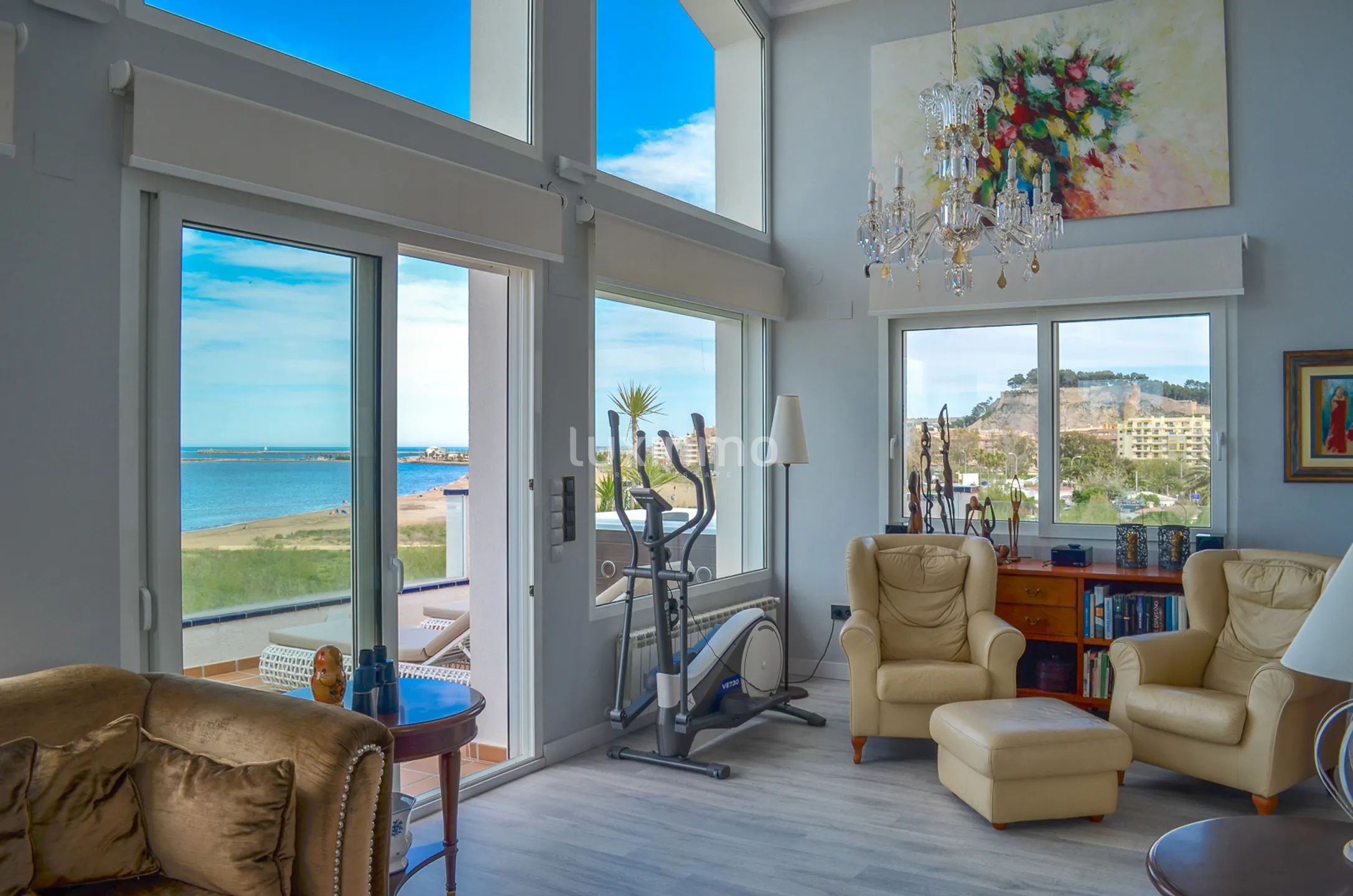 Luxury frontline penthouse — photo 3