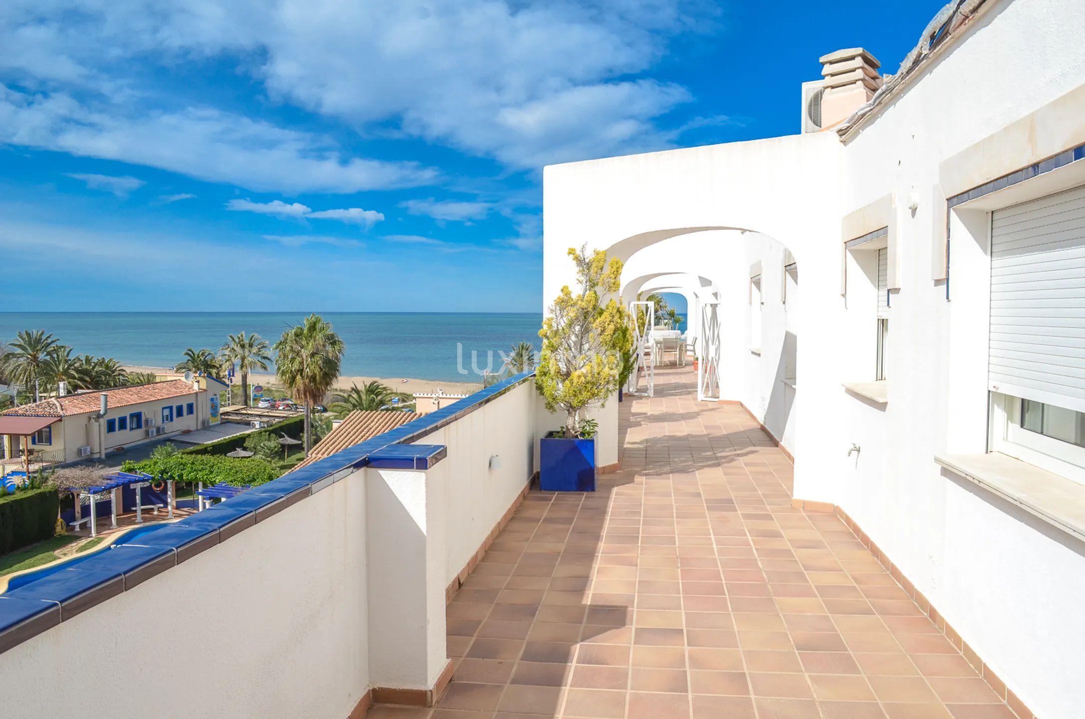 Luxury frontline penthouse — photo 8