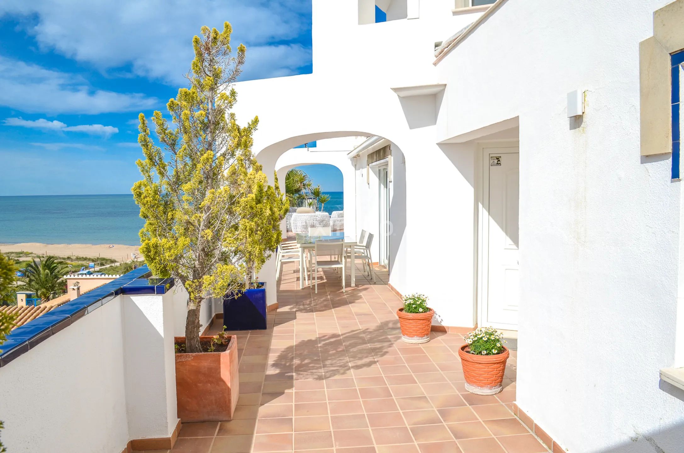 Luxury frontline penthouse — photo 9