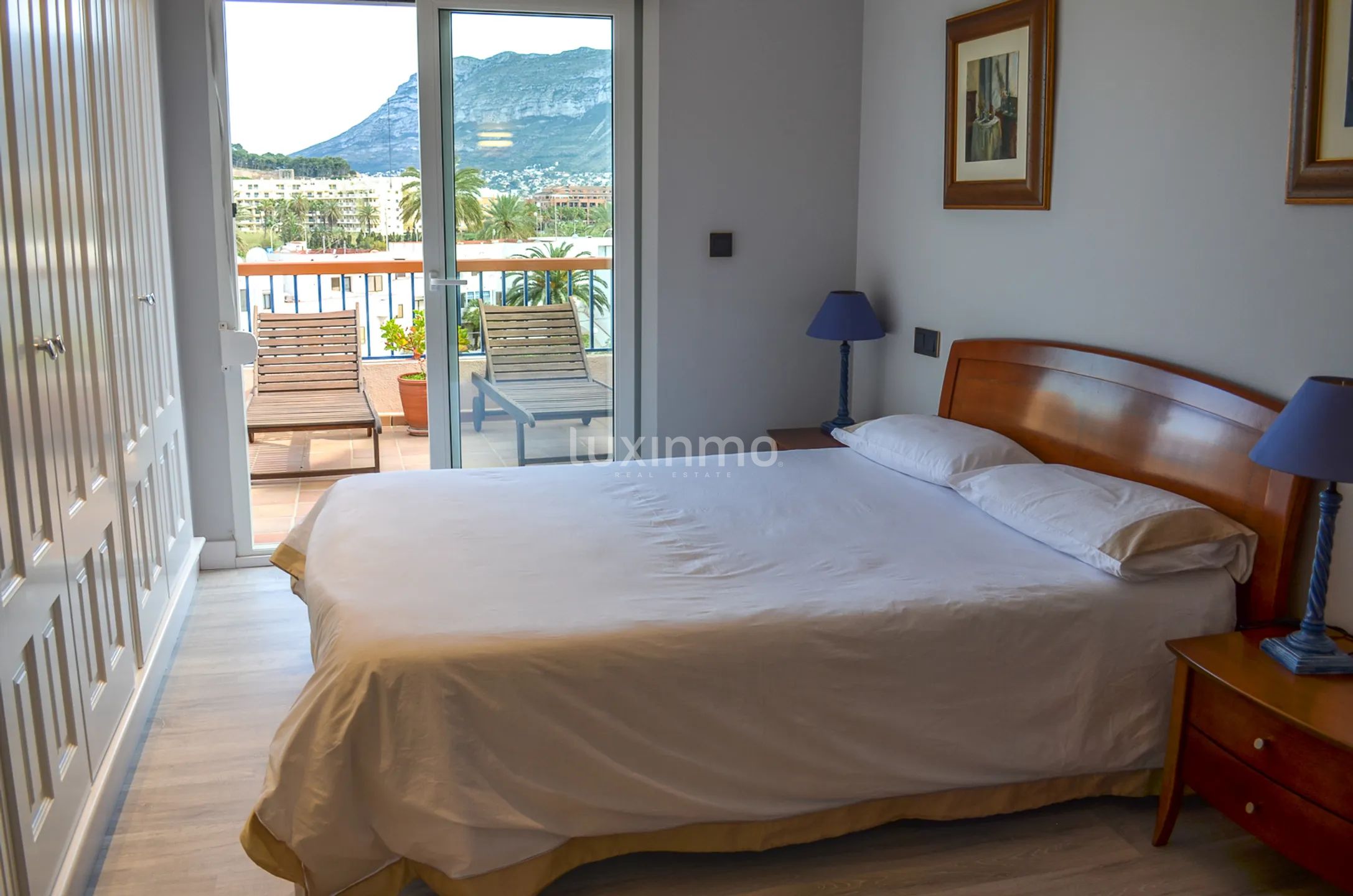 Luxury frontline penthouse — photo 12